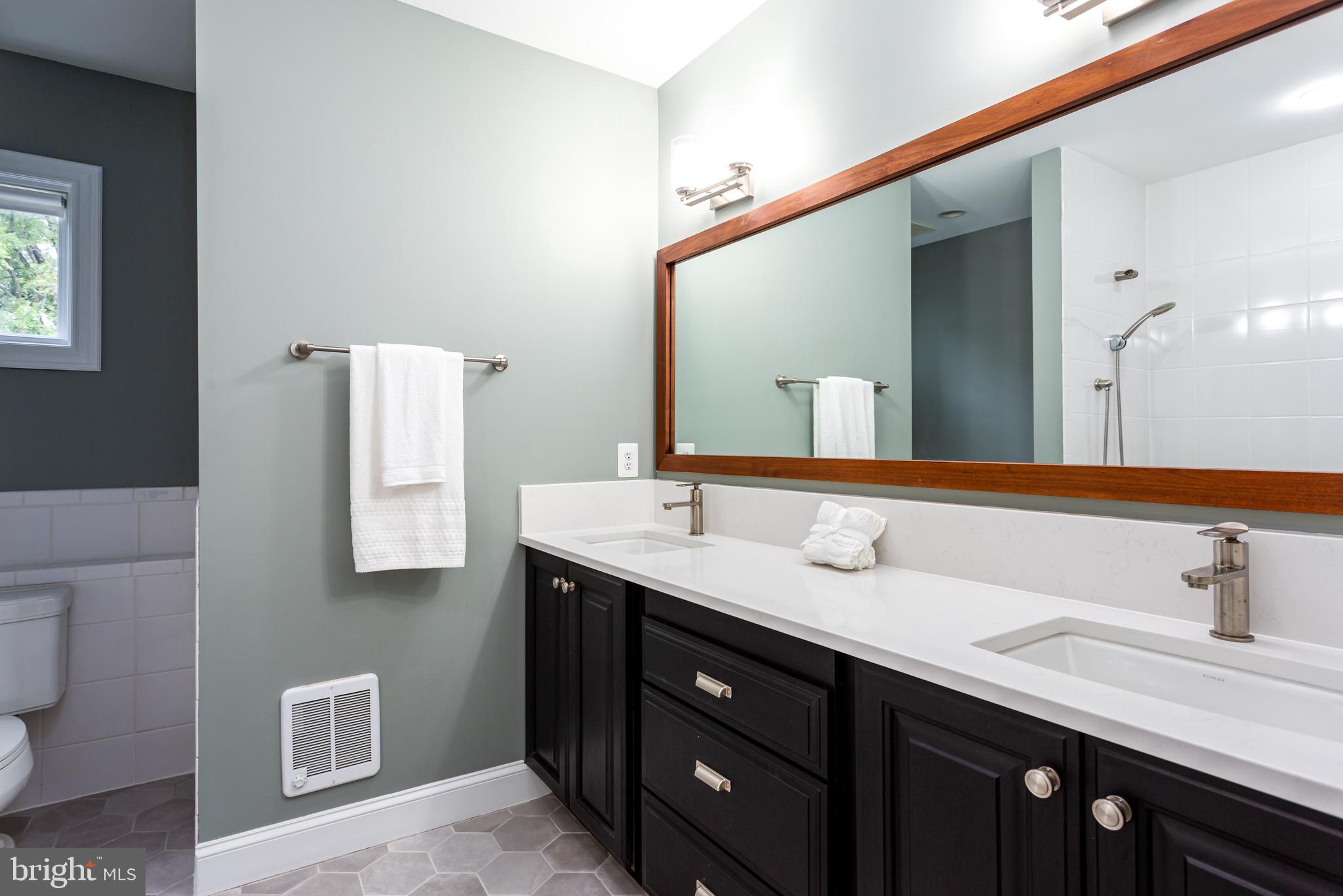 MEGILLS CROSSING - Residential