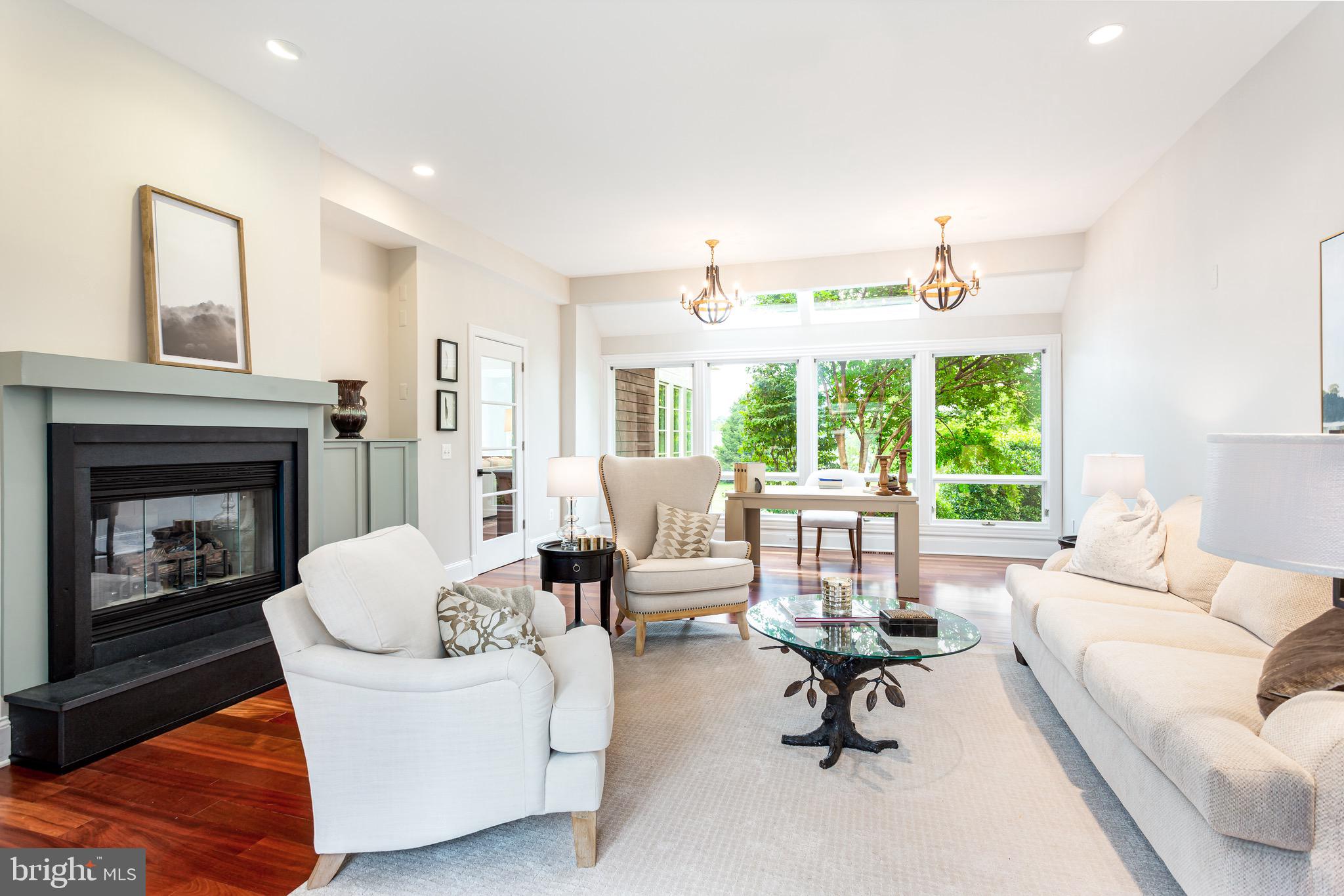 MEGILLS CROSSING - Residential