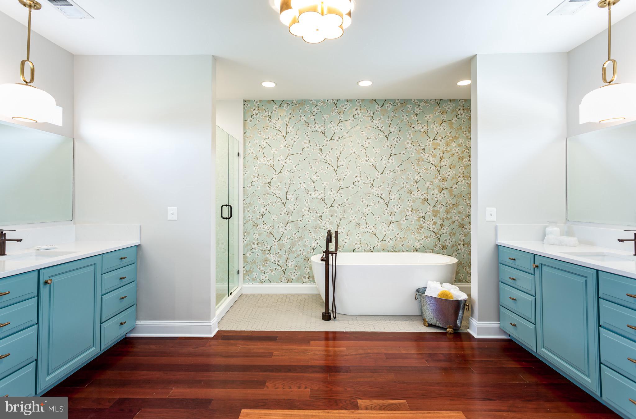 MEGILLS CROSSING - Residential