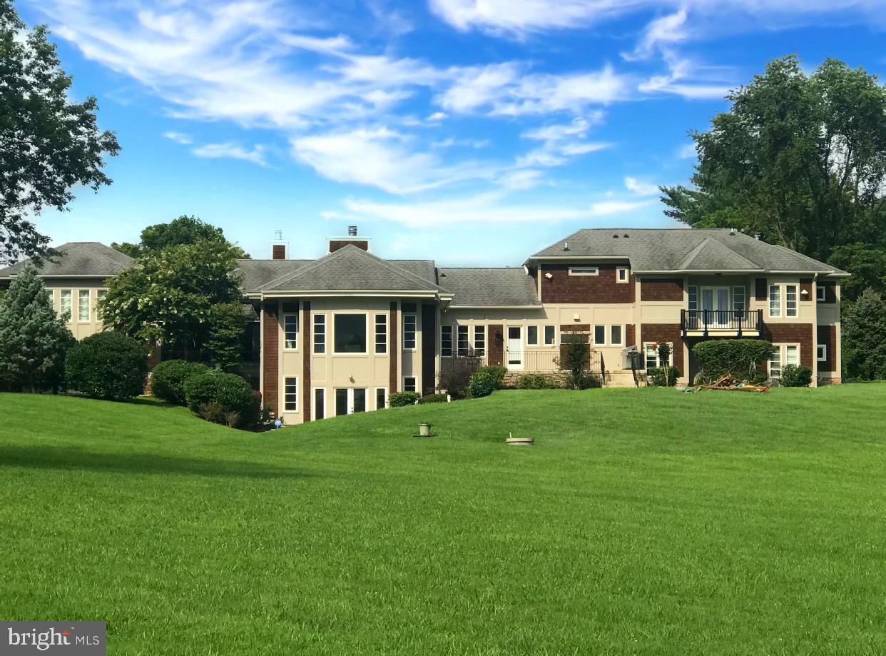 MEGILLS CROSSING - Residential