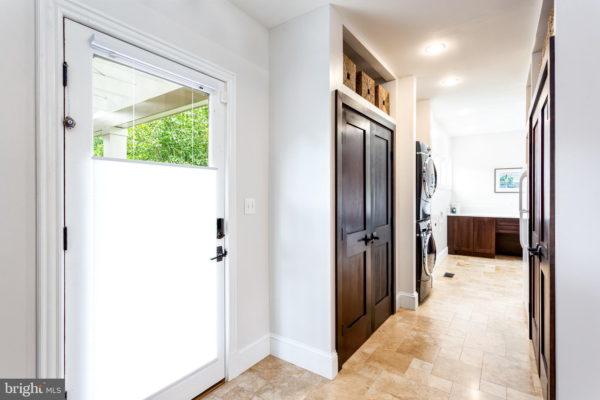 MEGILLS CROSSING - Residential