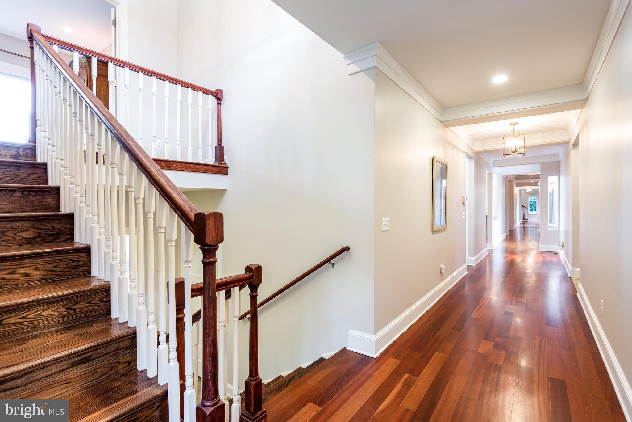 MEGILLS CROSSING - Residential