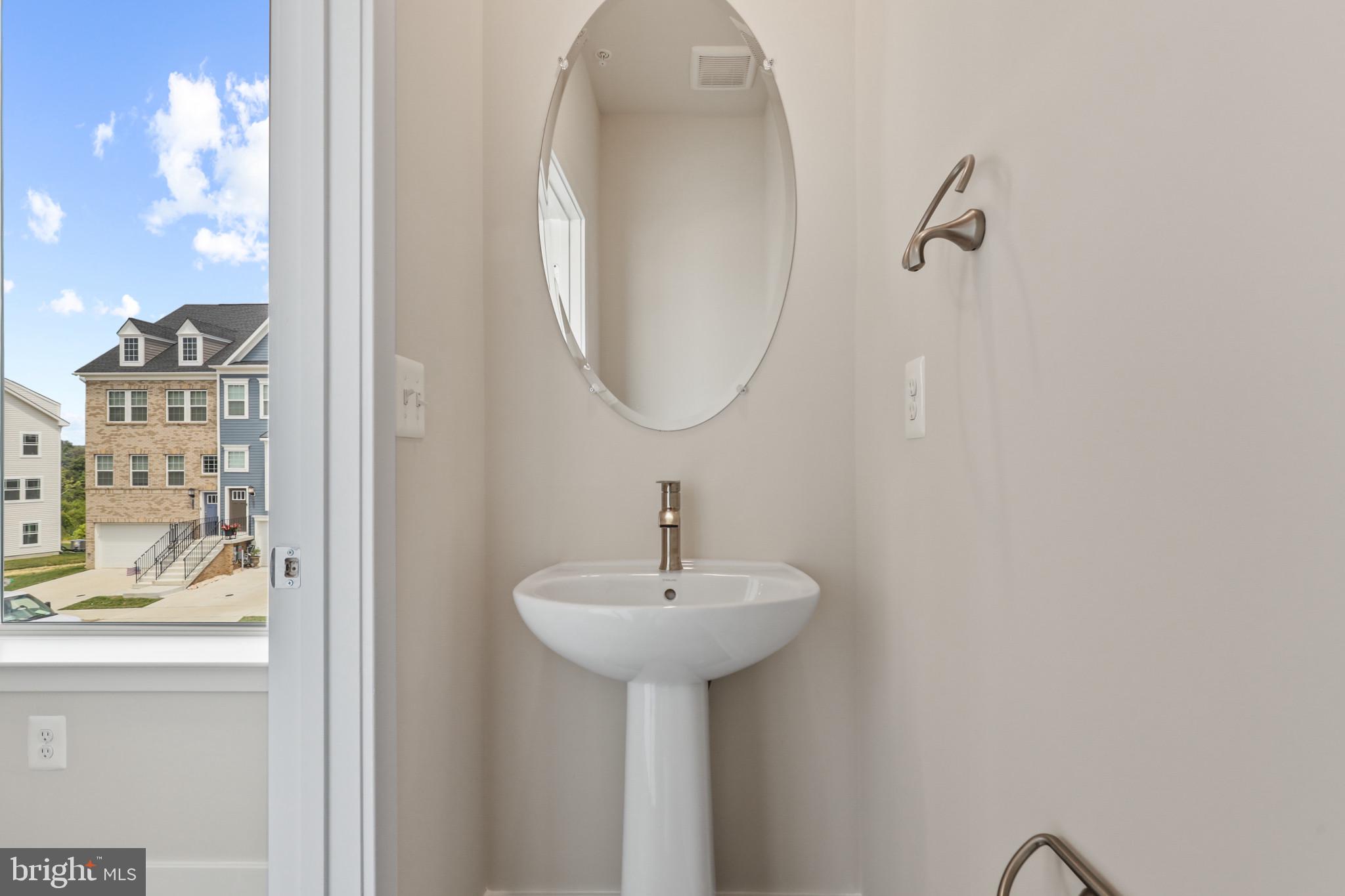 WINDSOR  MILL - Residential Lease