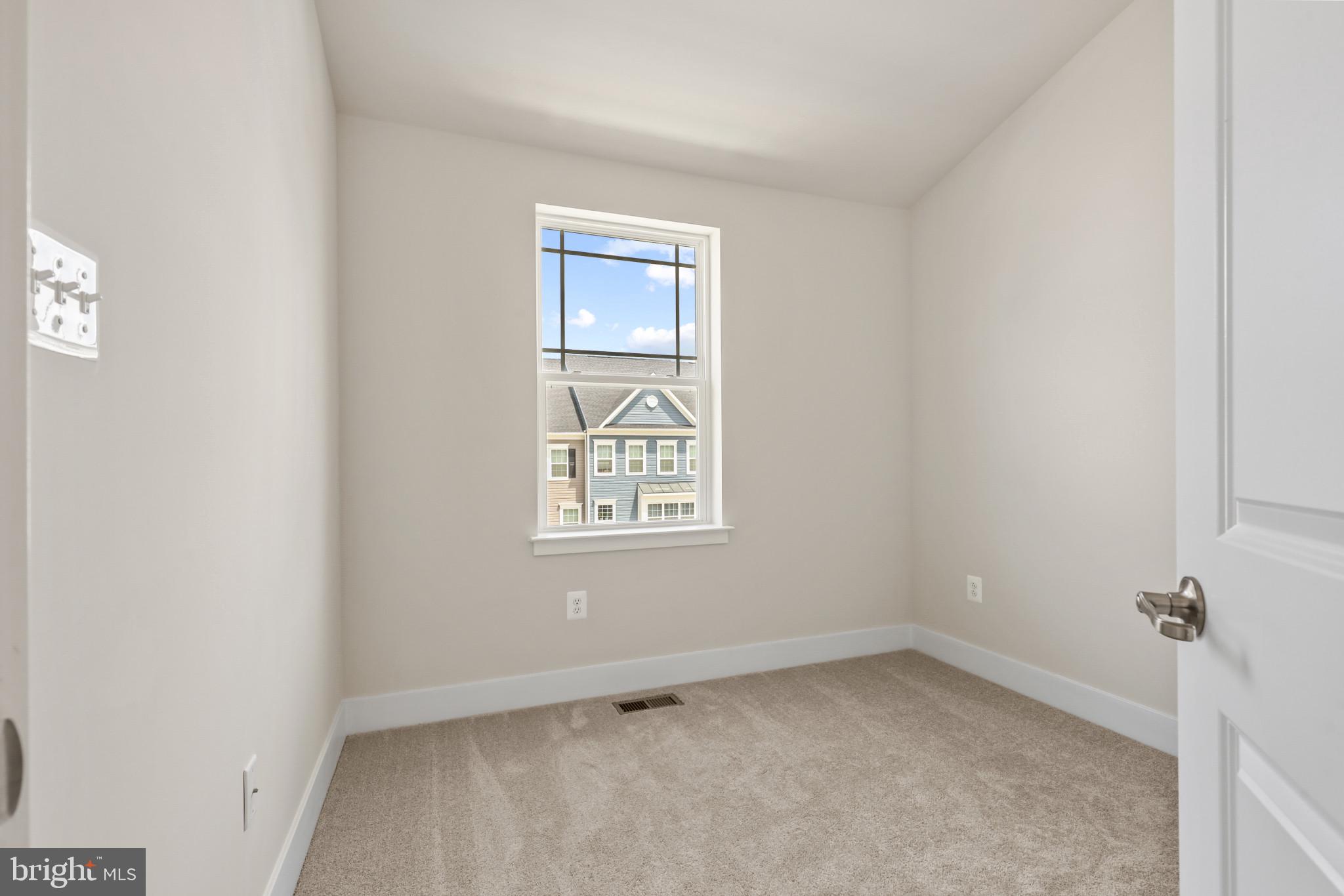 WINDSOR  MILL - Residential Lease