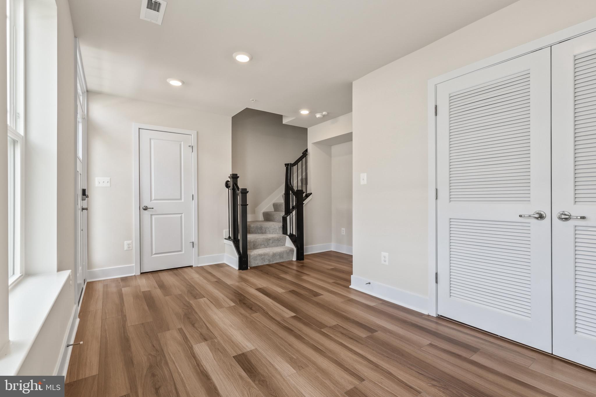 WINDSOR  MILL - Residential Lease