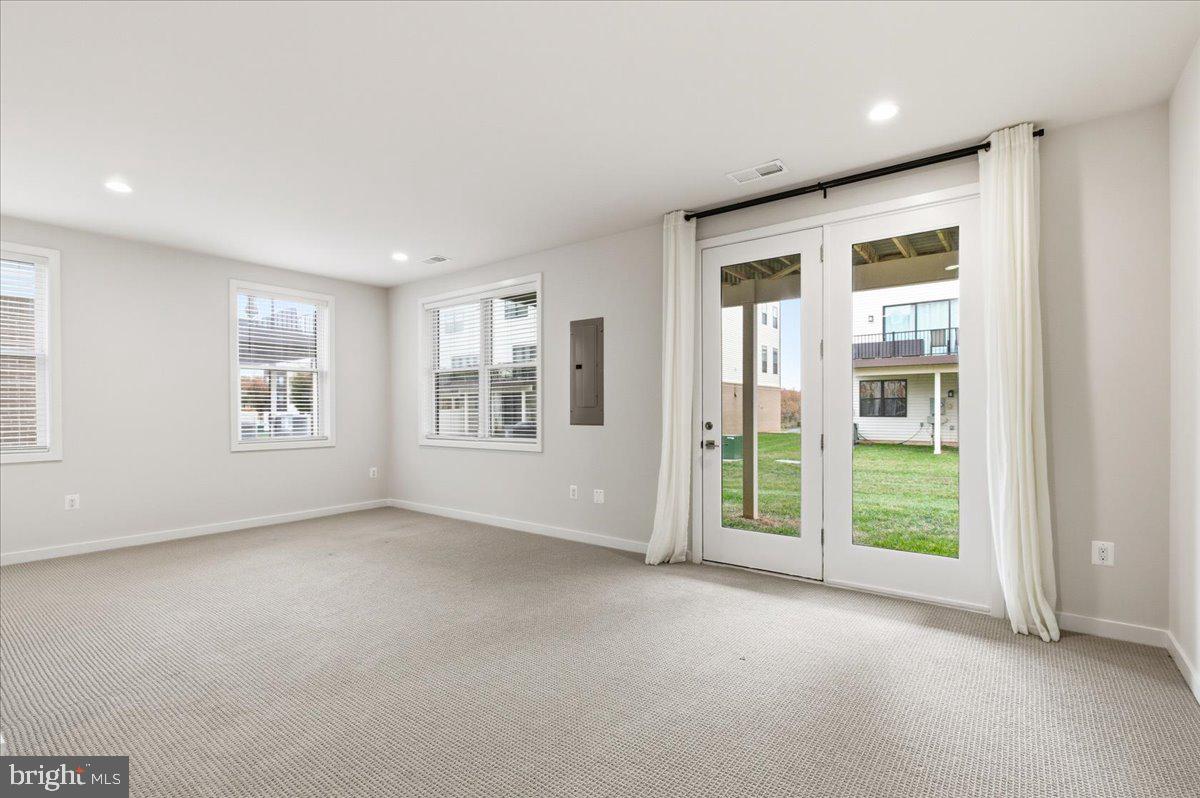 LOUDOUN VALLEY ESTATES 2 - Residential Lease