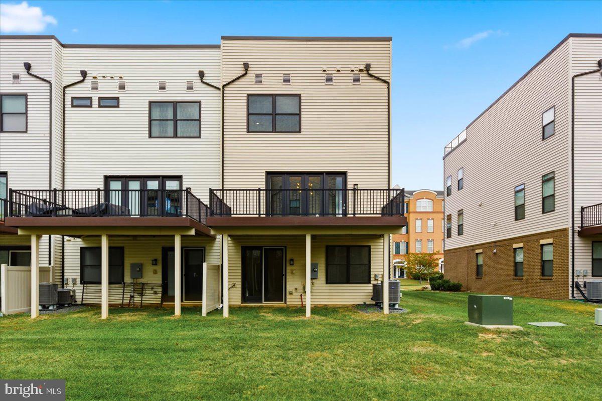 LOUDOUN VALLEY ESTATES 2 - Residential Lease