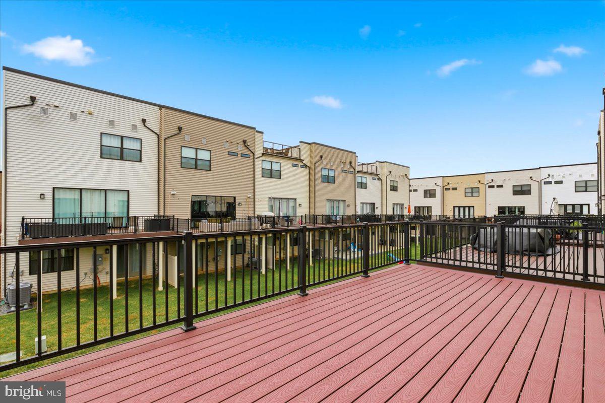 LOUDOUN VALLEY ESTATES 2 - Residential Lease