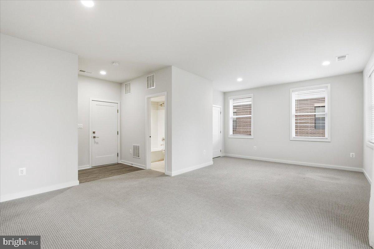 LOUDOUN VALLEY ESTATES 2 - Residential Lease