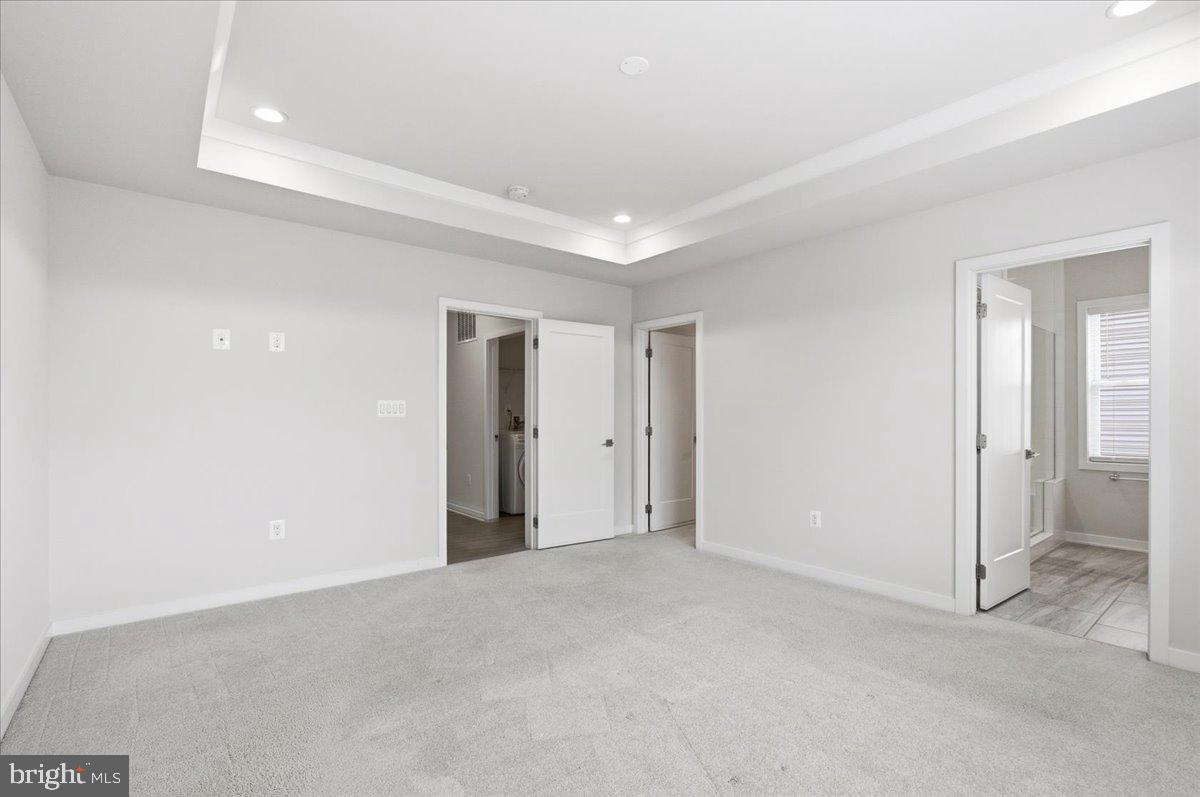 LOUDOUN VALLEY ESTATES 2 - Residential Lease