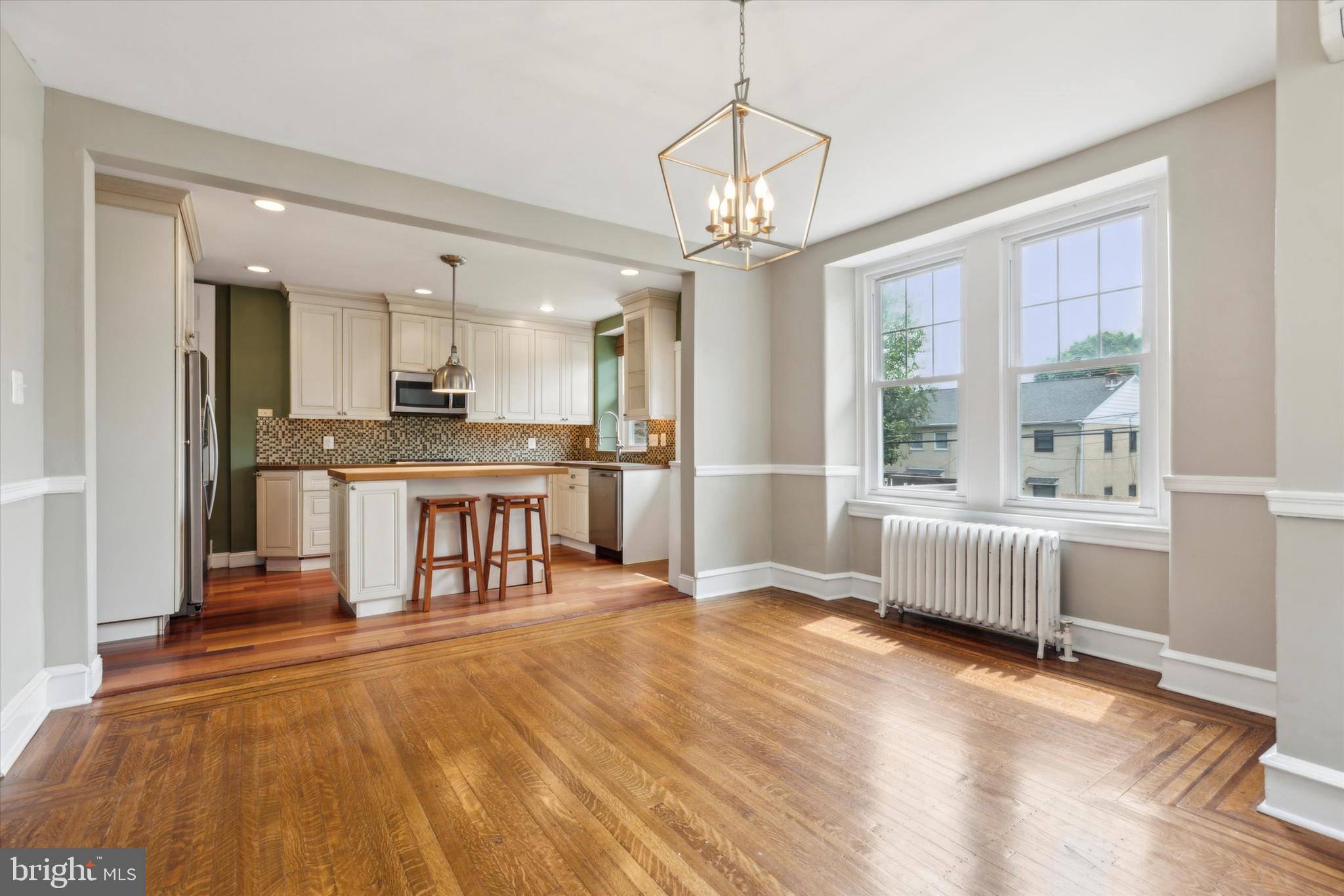 CHESTNUT HILL - Residential