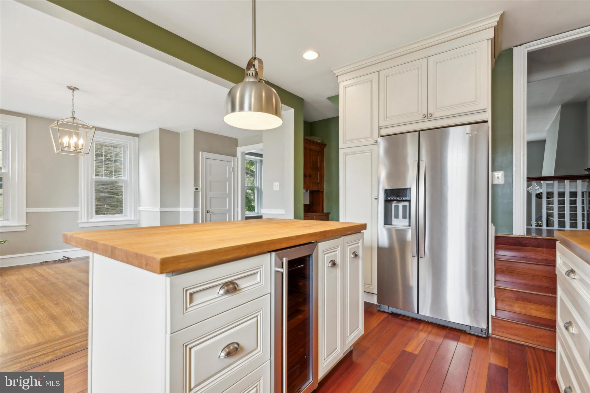 CHESTNUT HILL - Residential