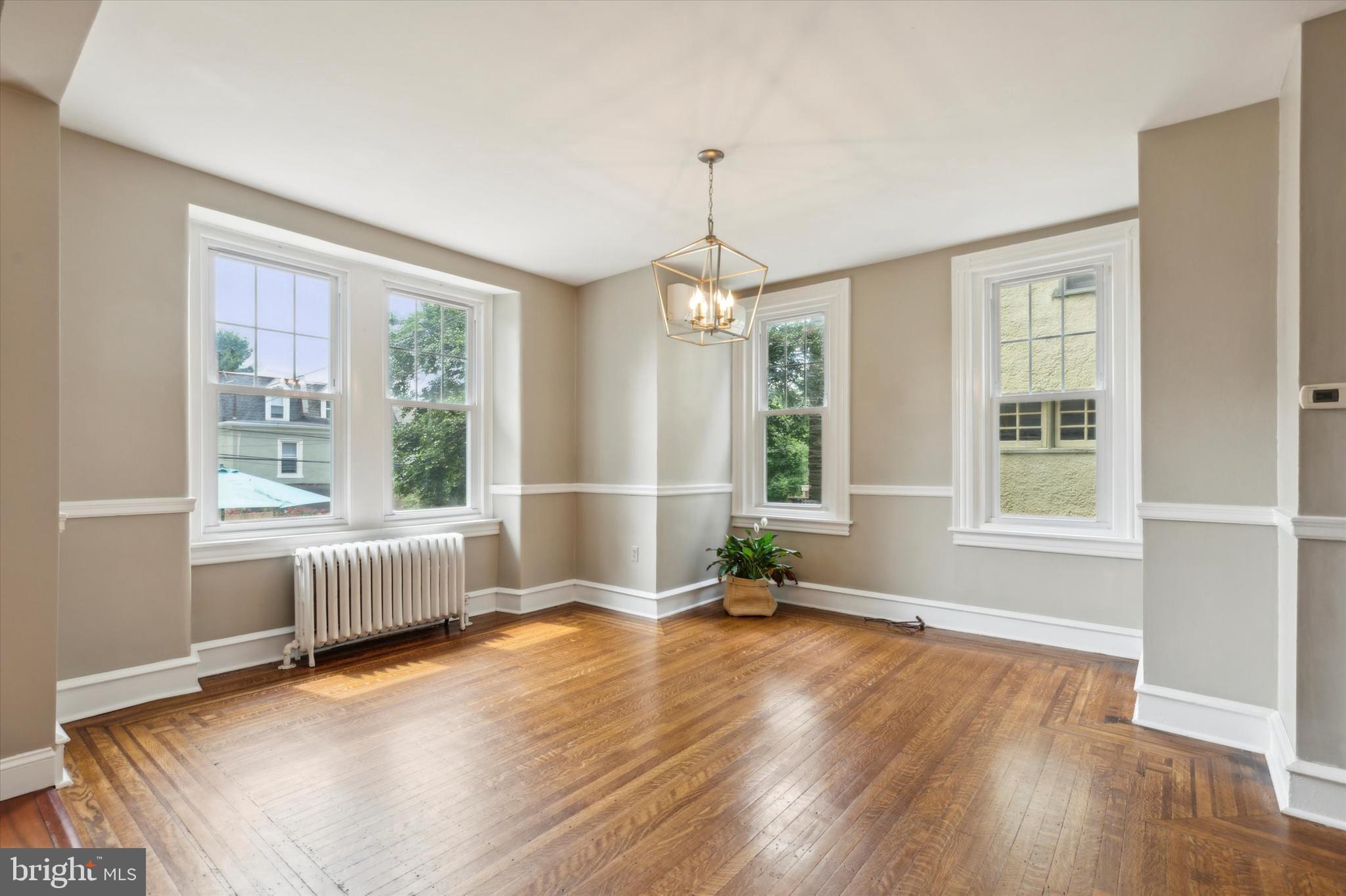 CHESTNUT HILL - Residential