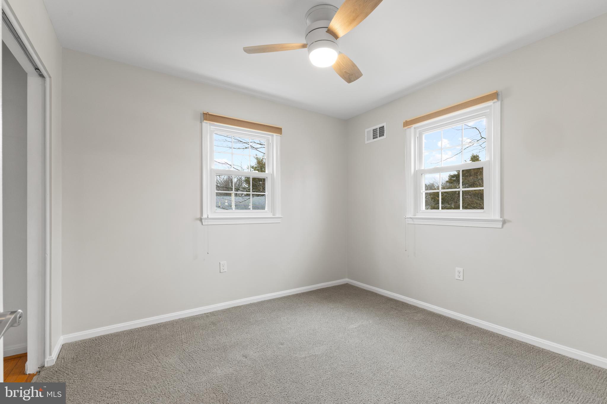 WILLIAMSBURG MANOR NORTH - Residential