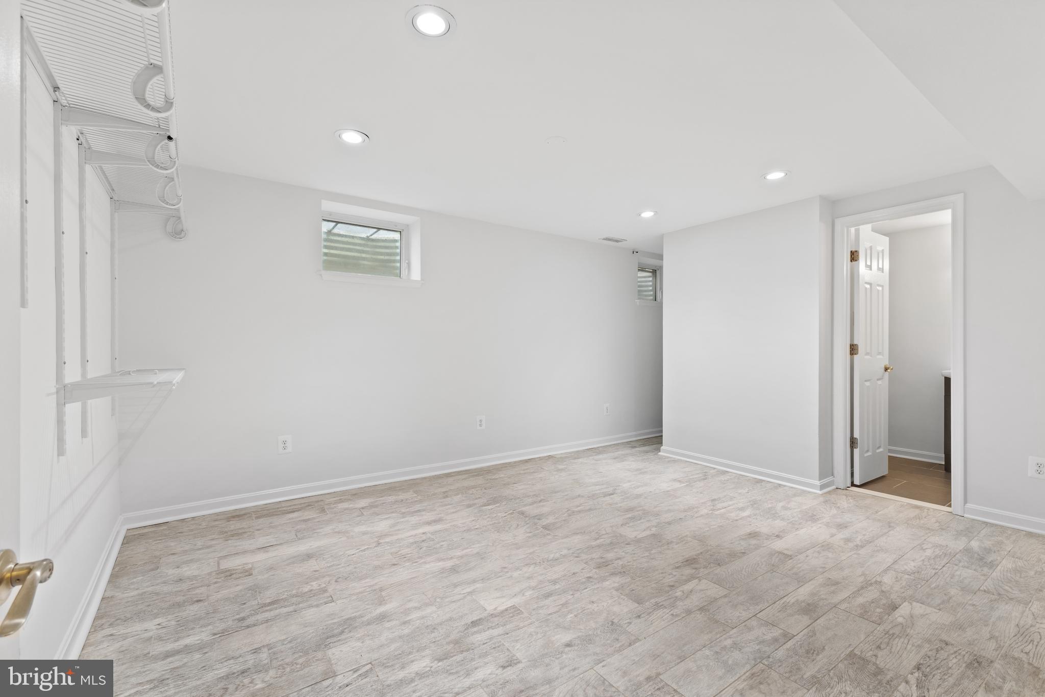 WILLIAMSBURG MANOR NORTH - Residential