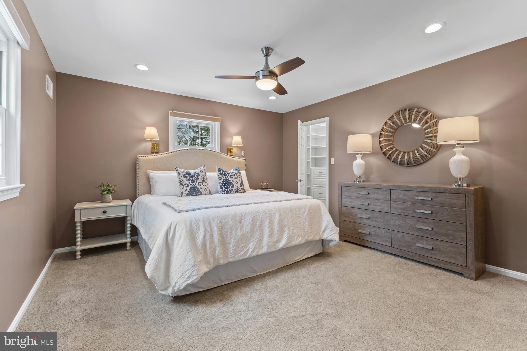 WILLIAMSBURG MANOR NORTH - Residential