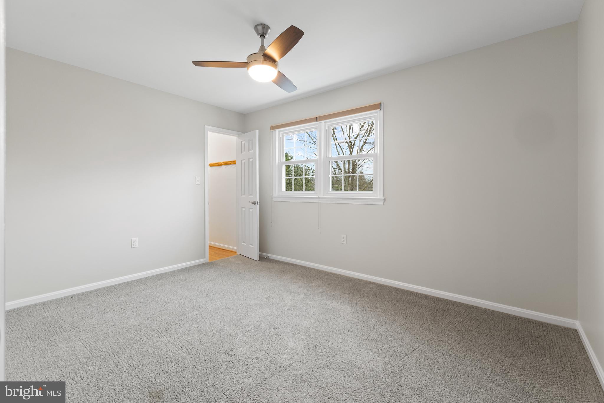 WILLIAMSBURG MANOR NORTH - Residential