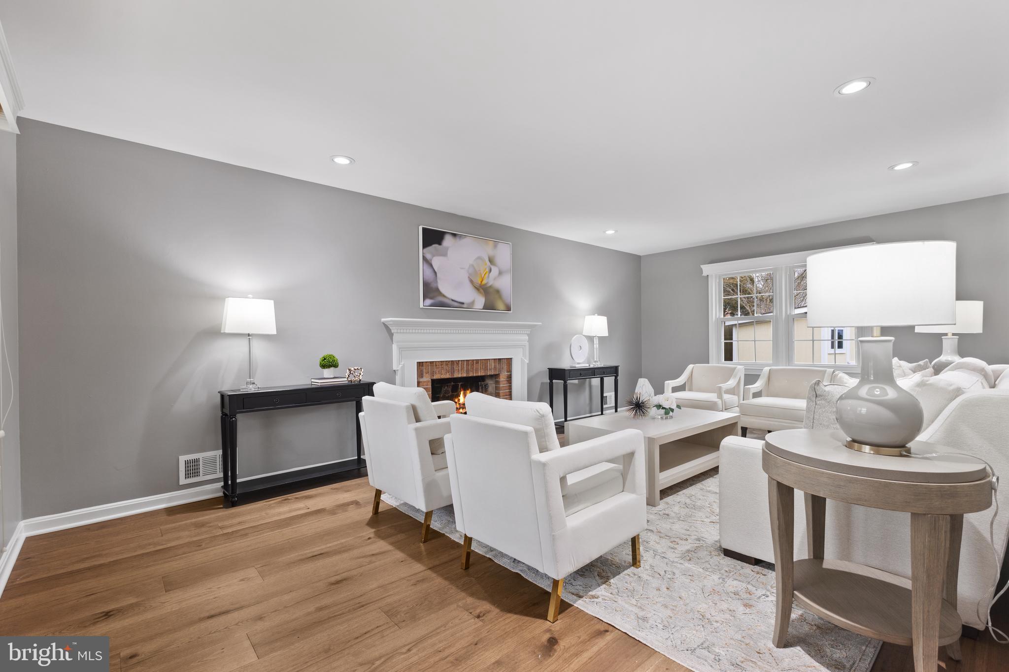 WILLIAMSBURG MANOR NORTH - Residential