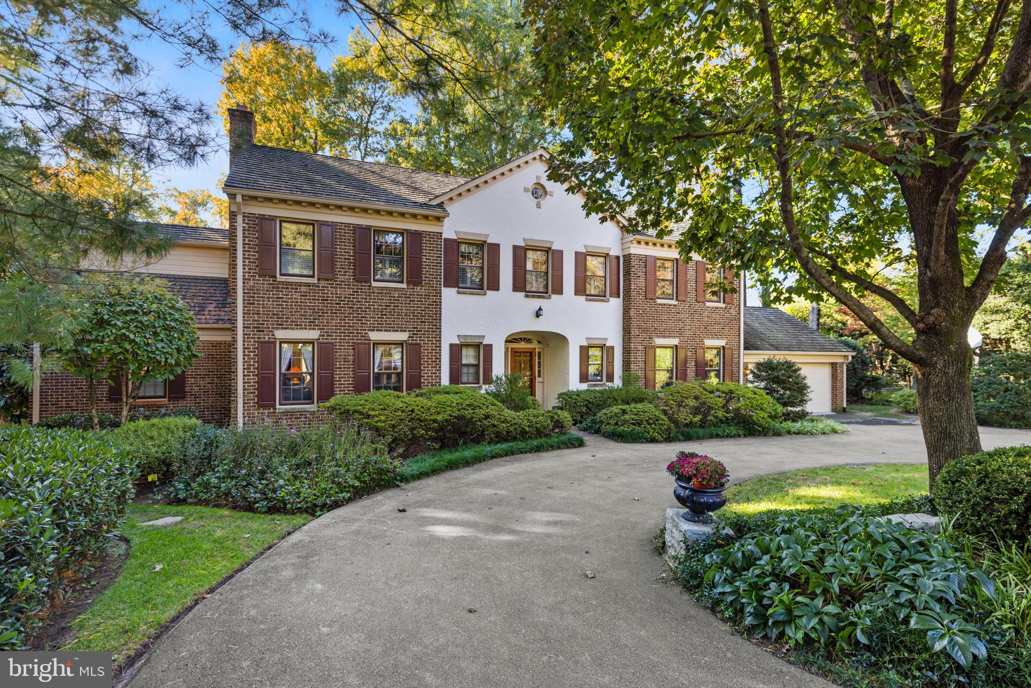 BRADLEY HILLS GROVE - Residential