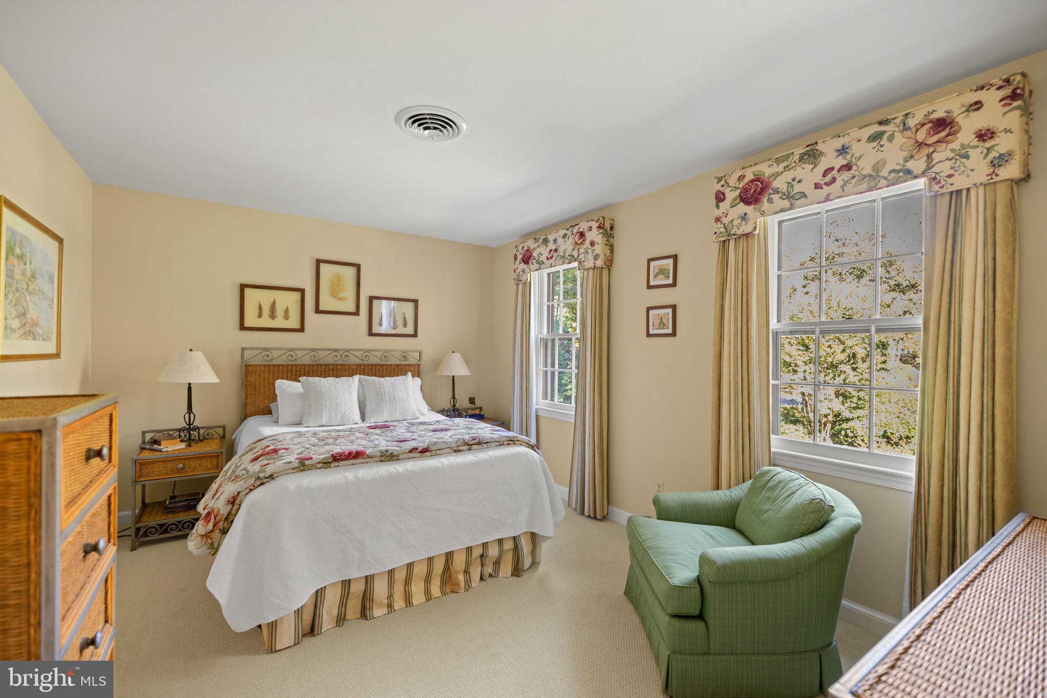 BRADLEY HILLS GROVE - Residential