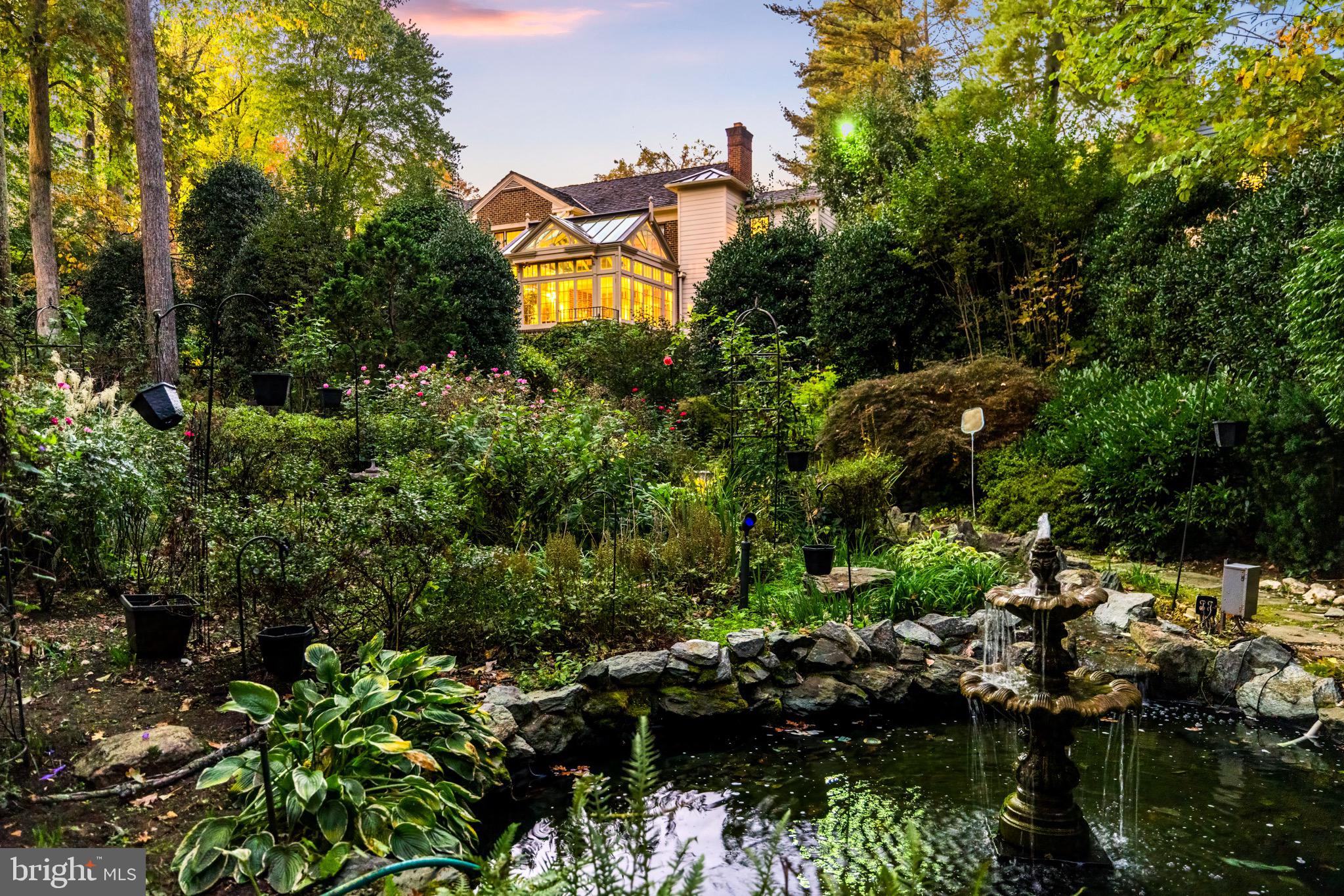 BRADLEY HILLS GROVE - Residential