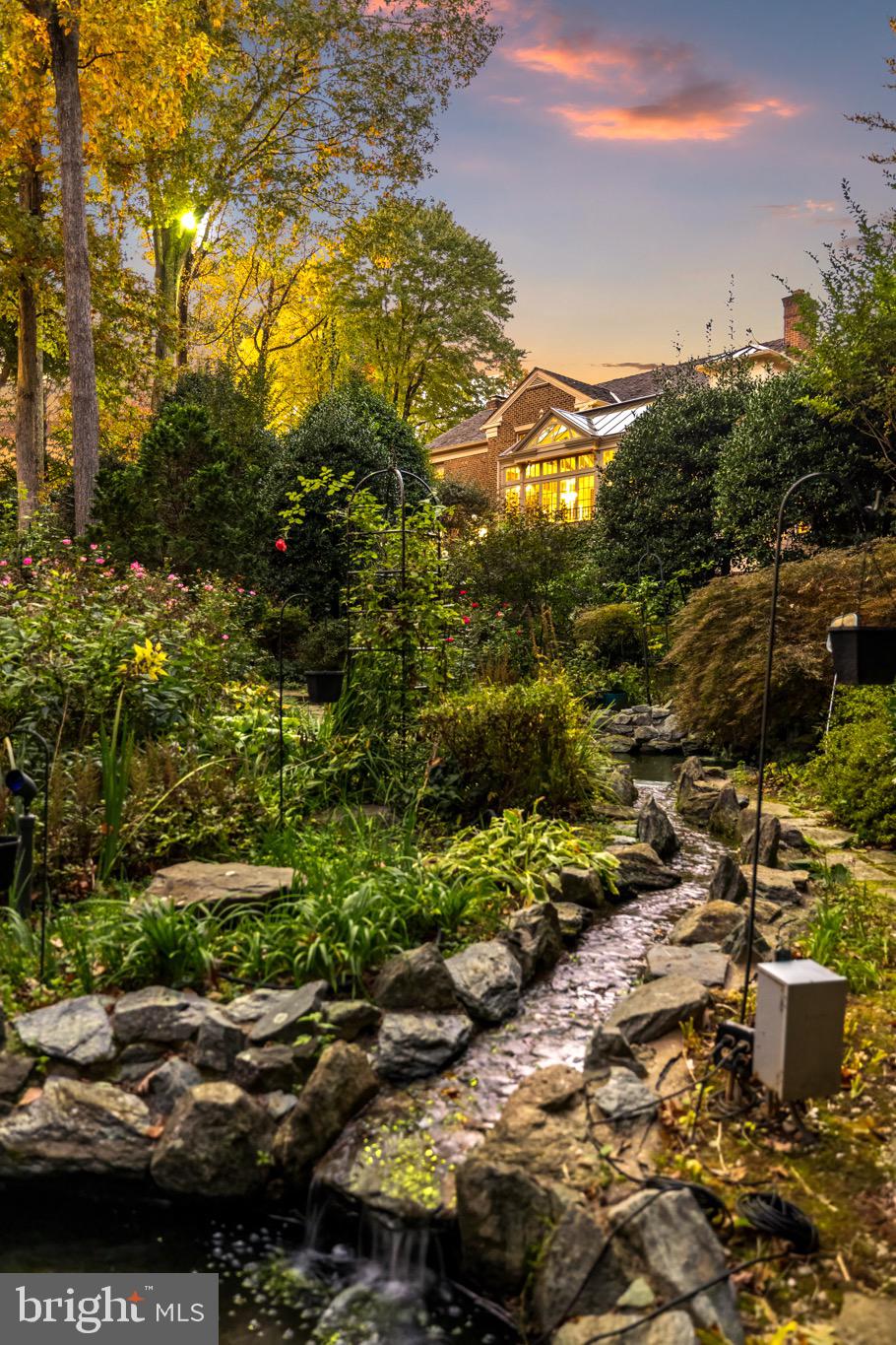 BRADLEY HILLS GROVE - Residential