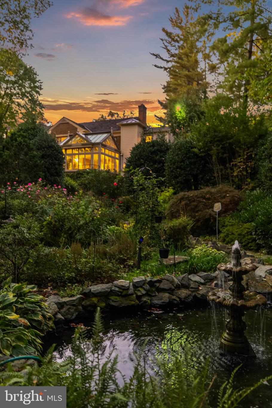 BRADLEY HILLS GROVE - Residential