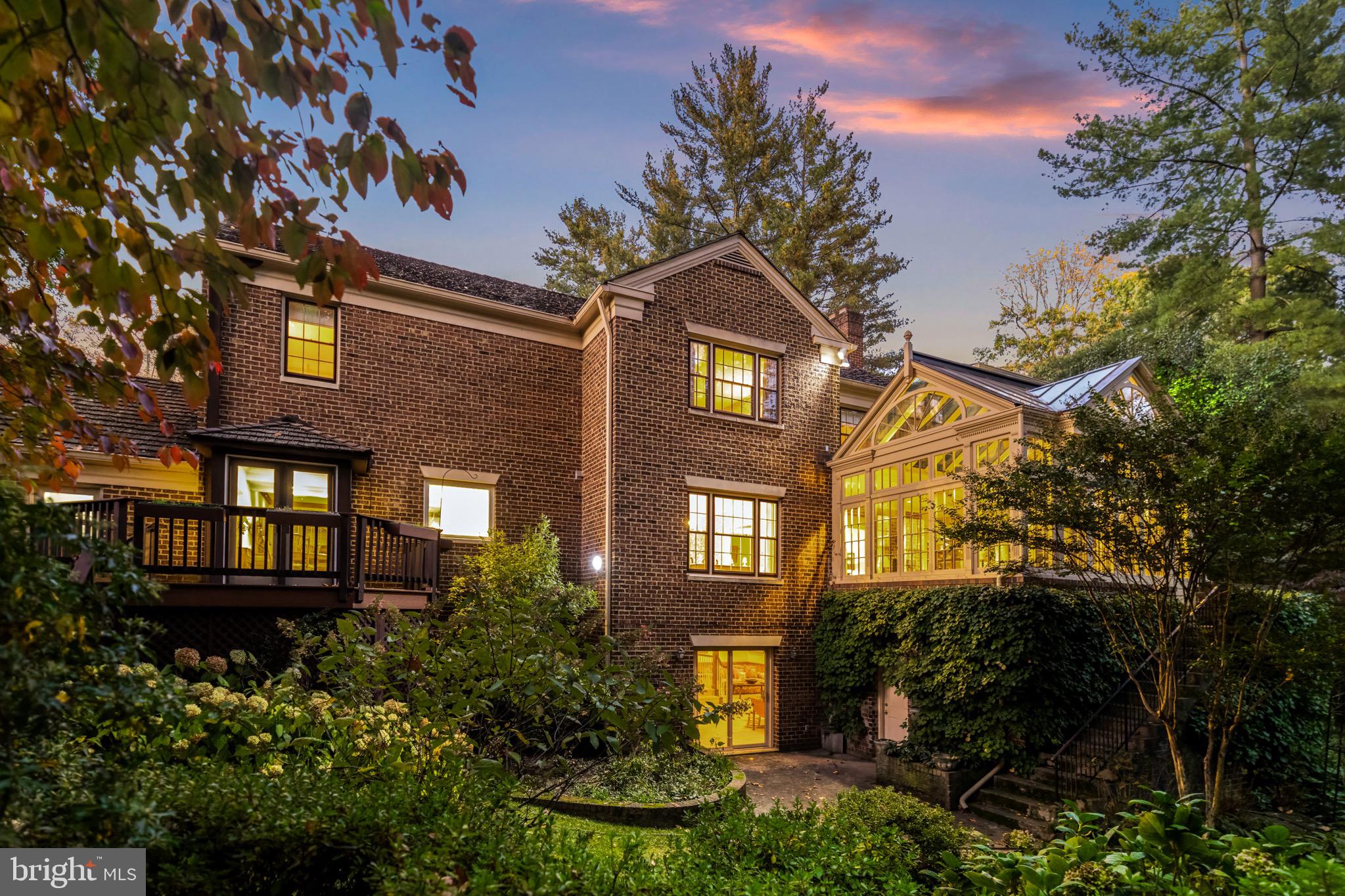 BRADLEY HILLS GROVE - Residential