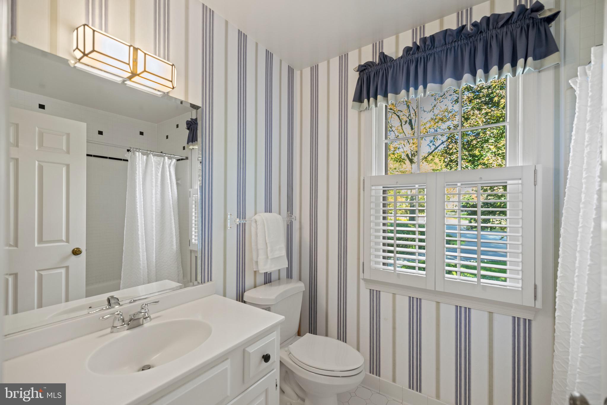 BRADLEY HILLS GROVE - Residential