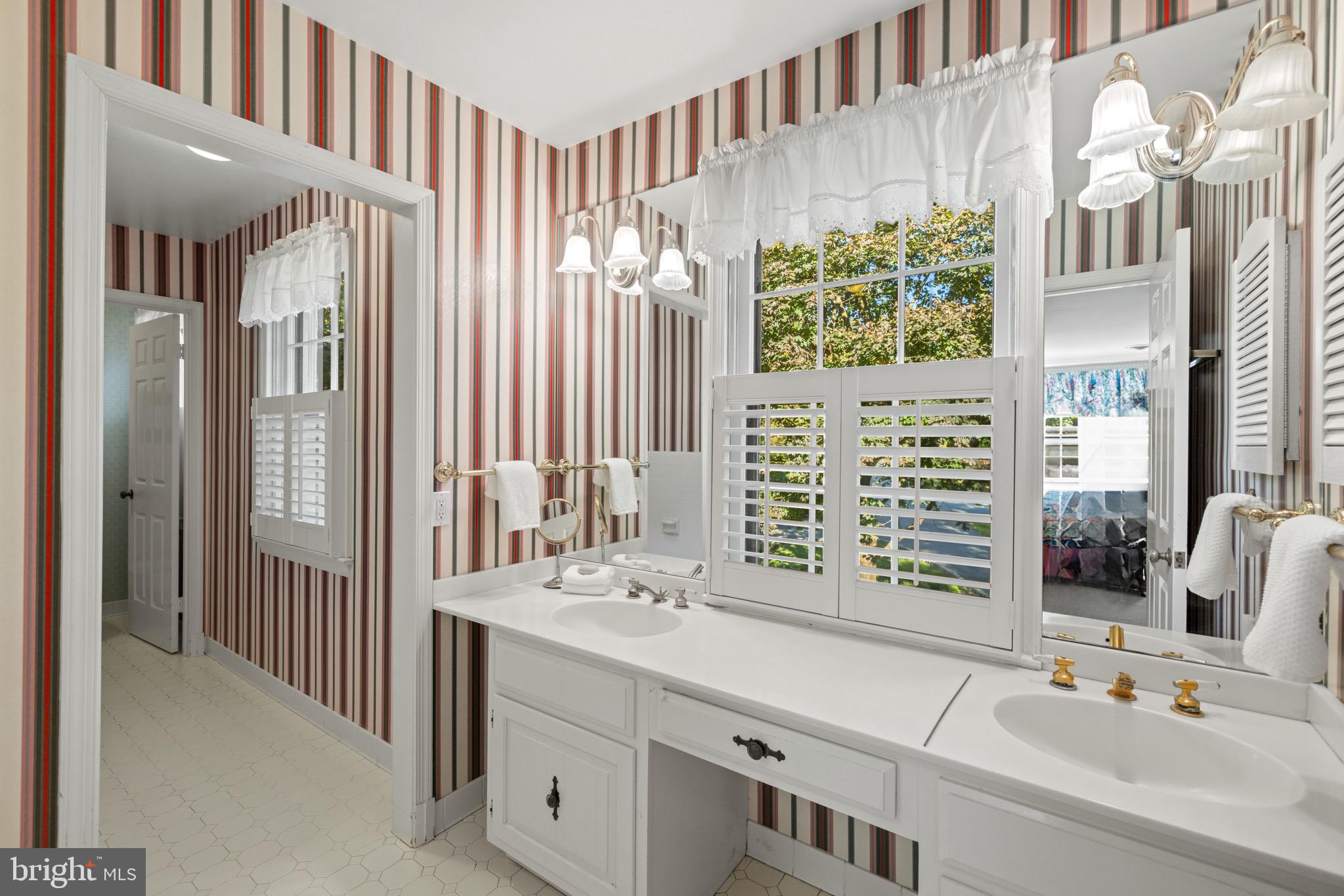 BRADLEY HILLS GROVE - Residential