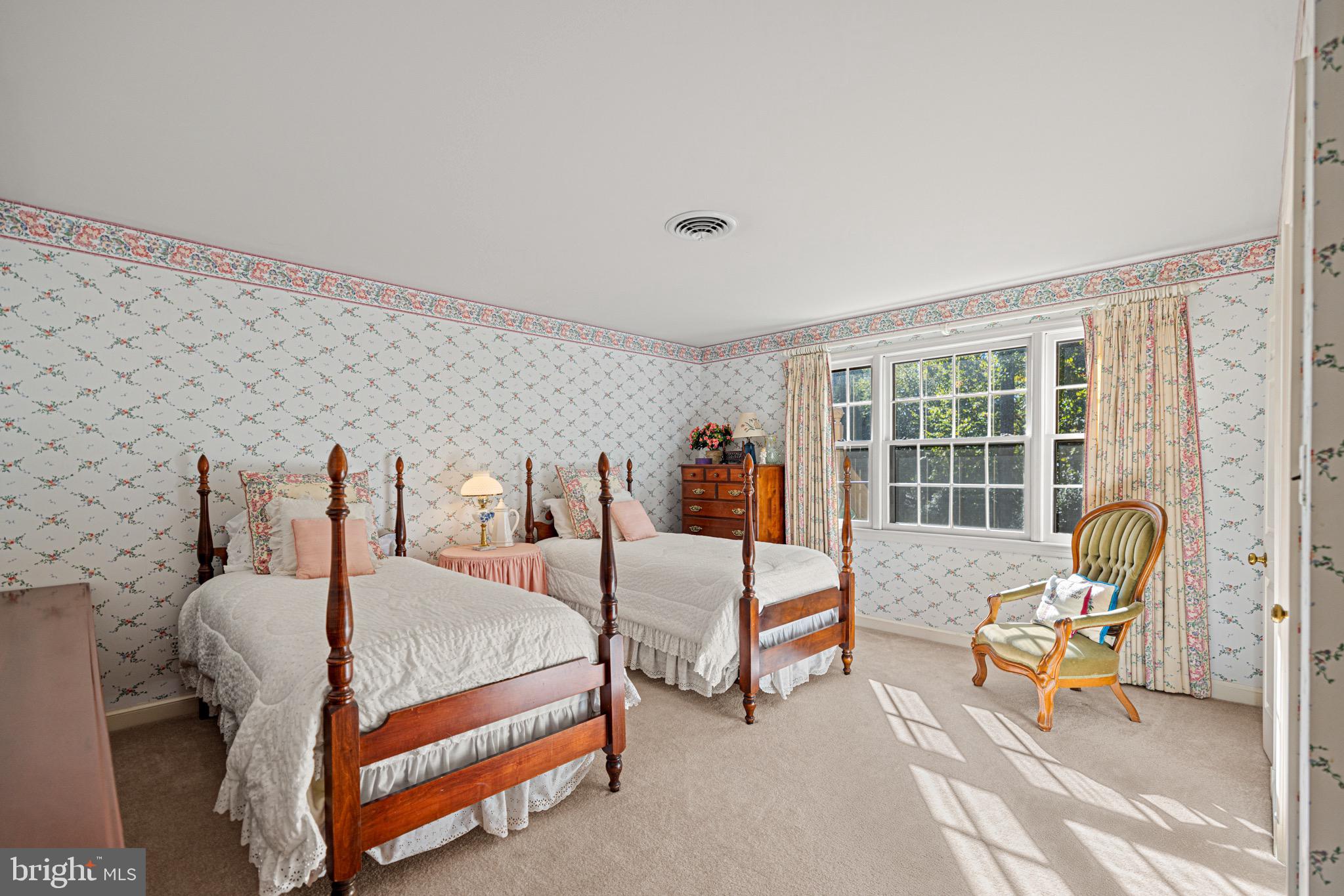 BRADLEY HILLS GROVE - Residential