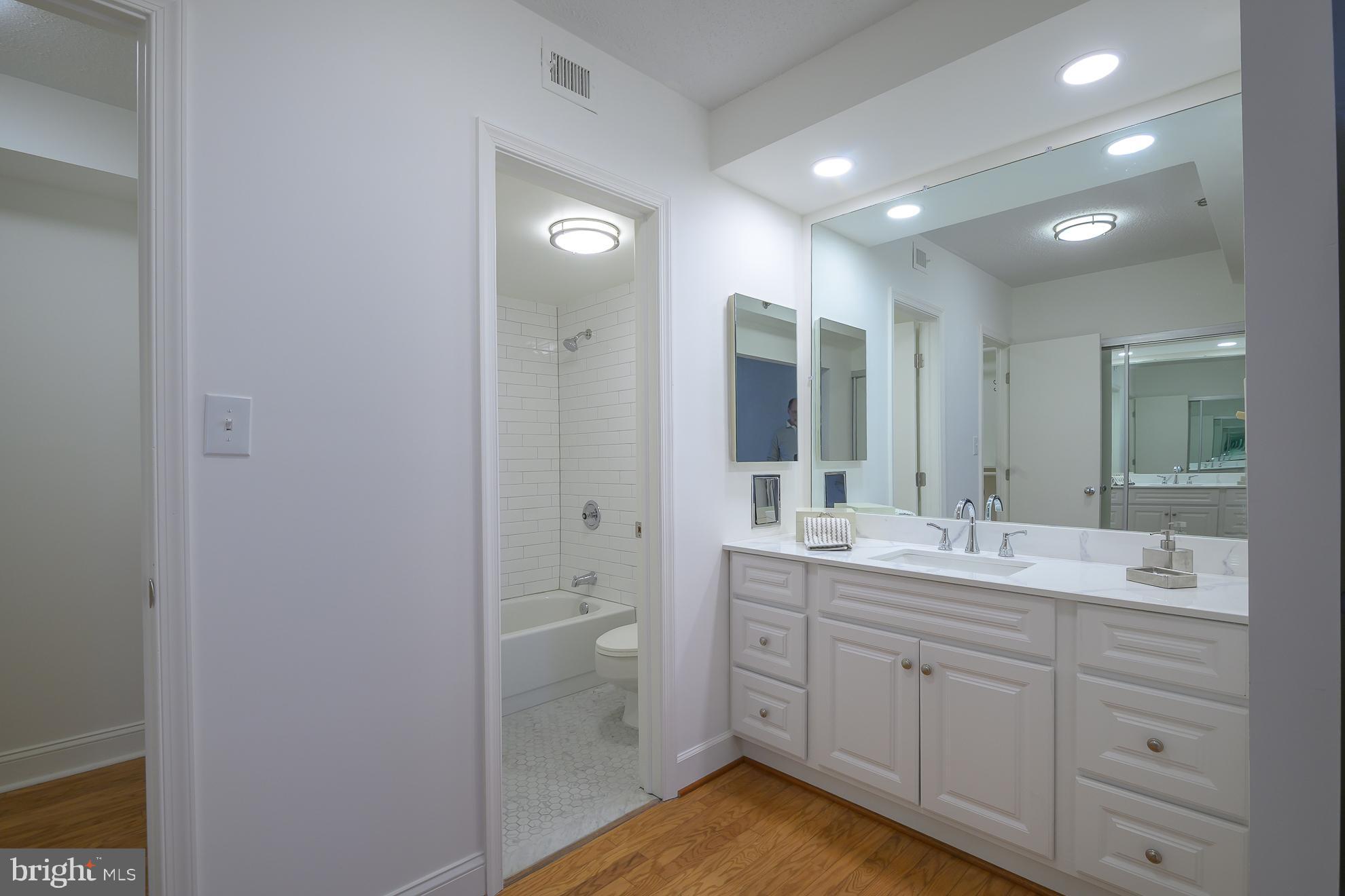 THE BARKLEY - Residential