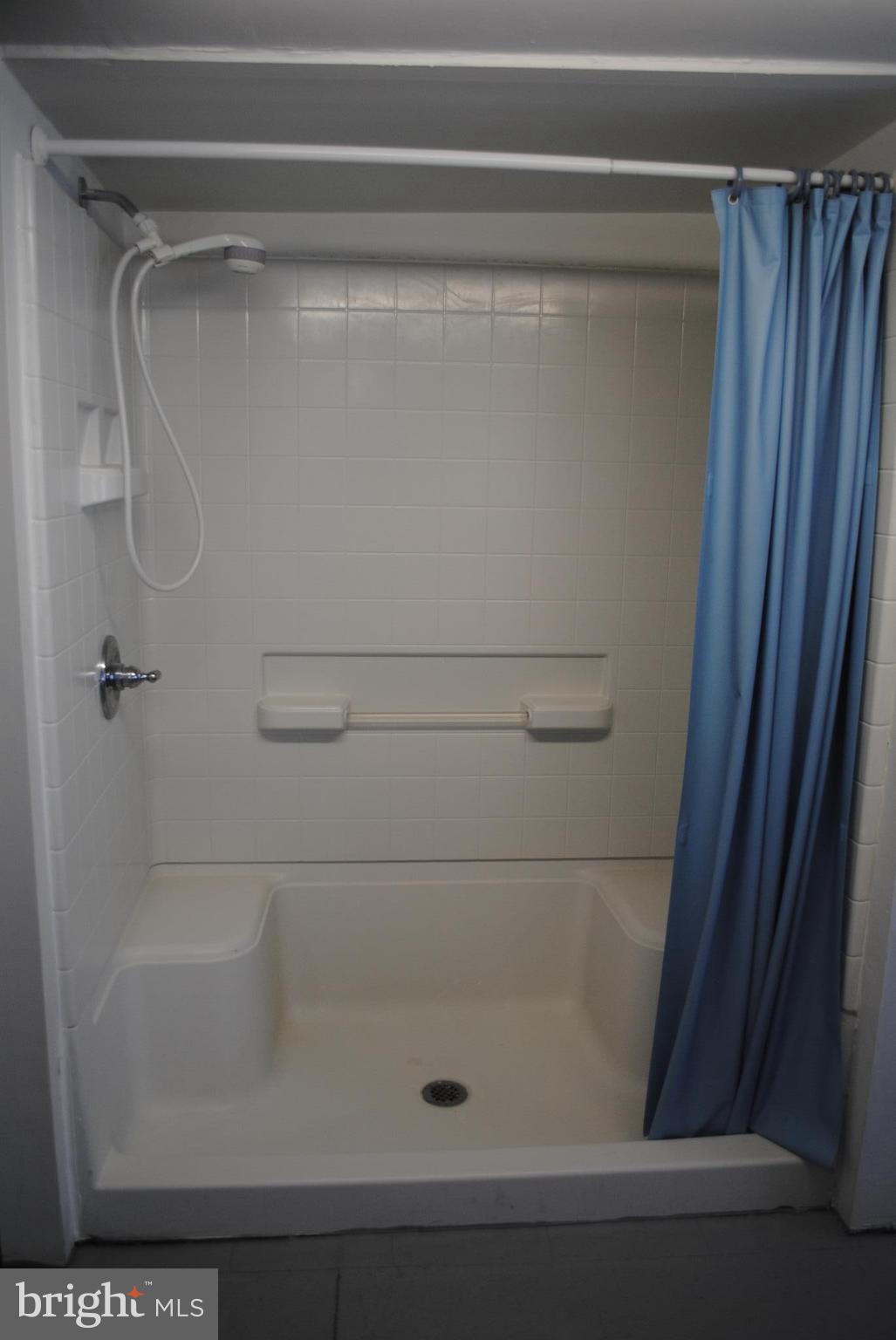 COBB ISLAND - Residential