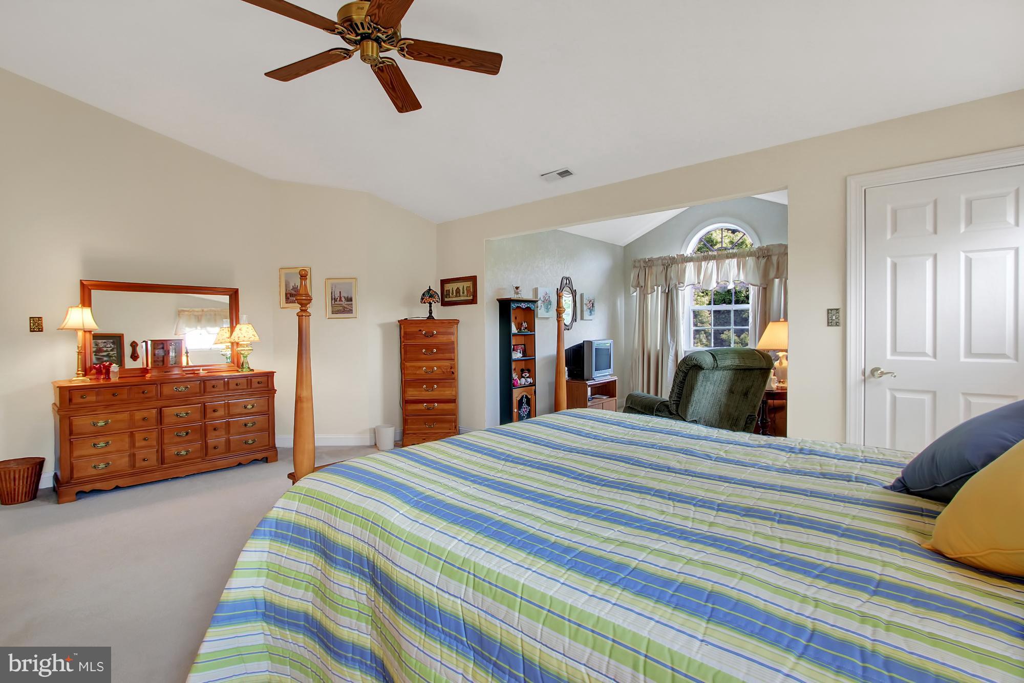 HUNTERS RUN - Residential