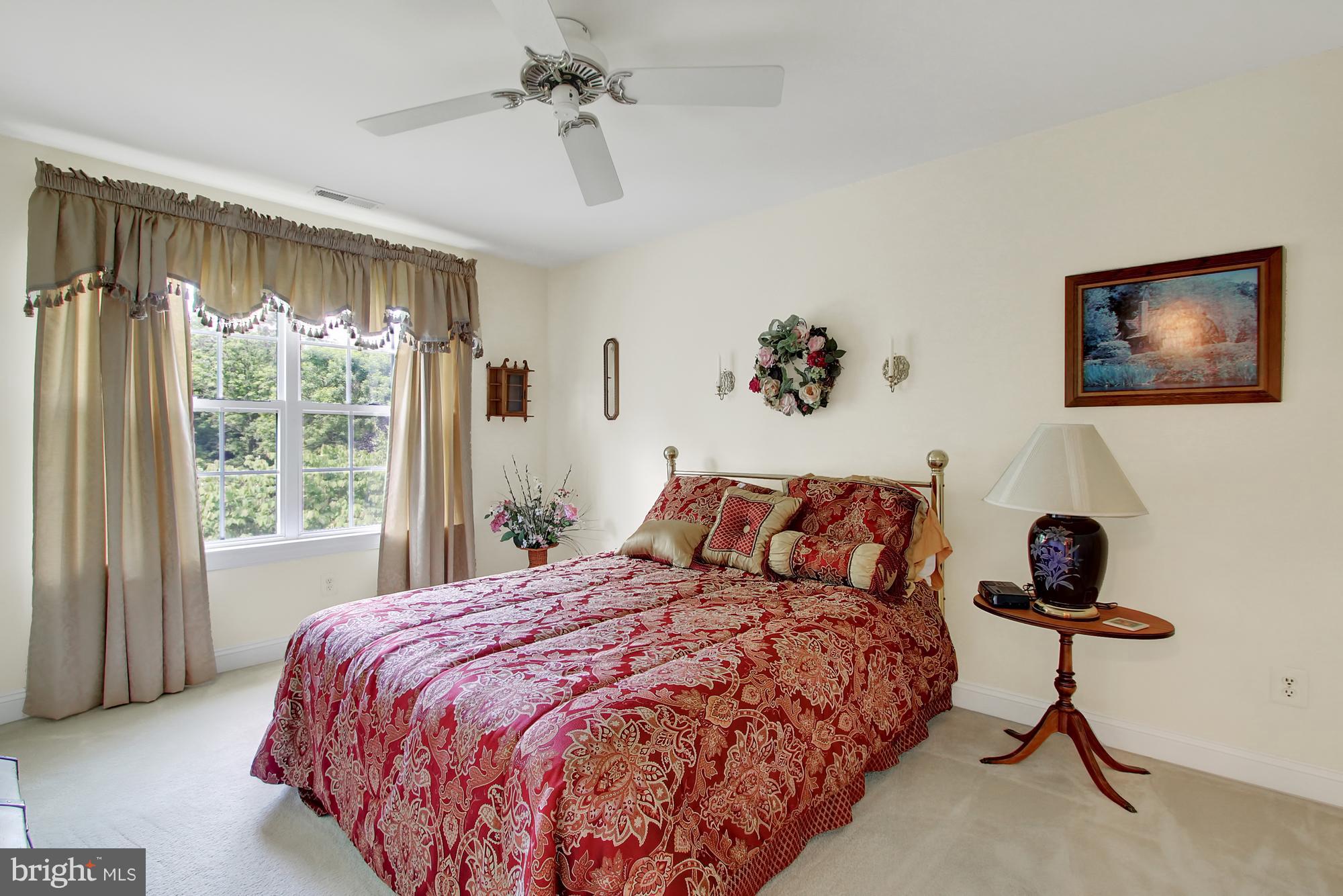 HUNTERS RUN - Residential