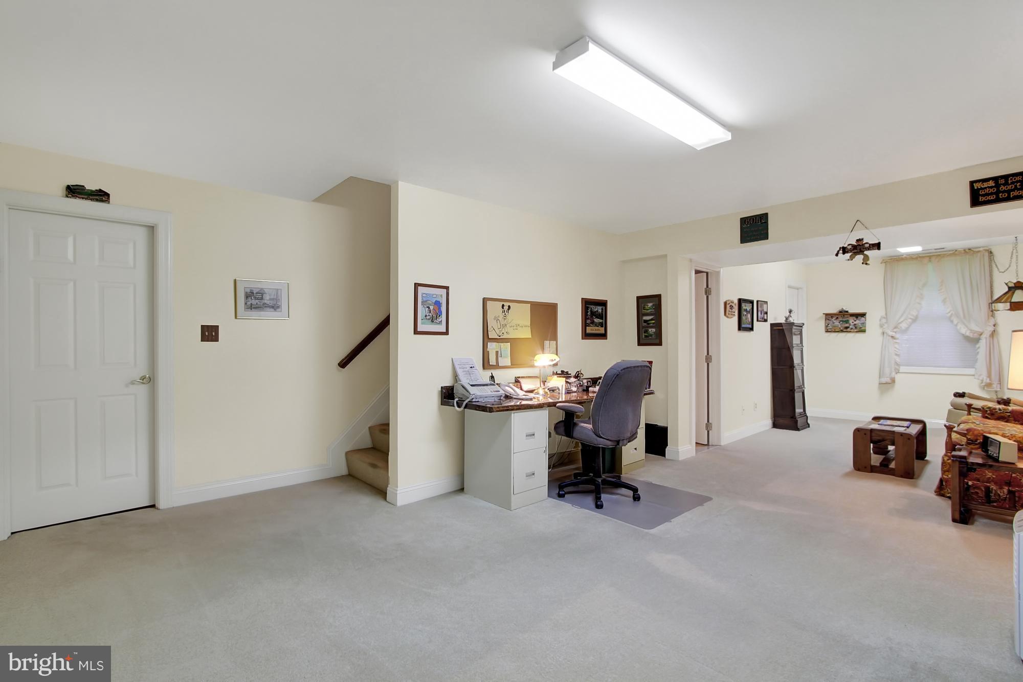 HUNTERS RUN - Residential