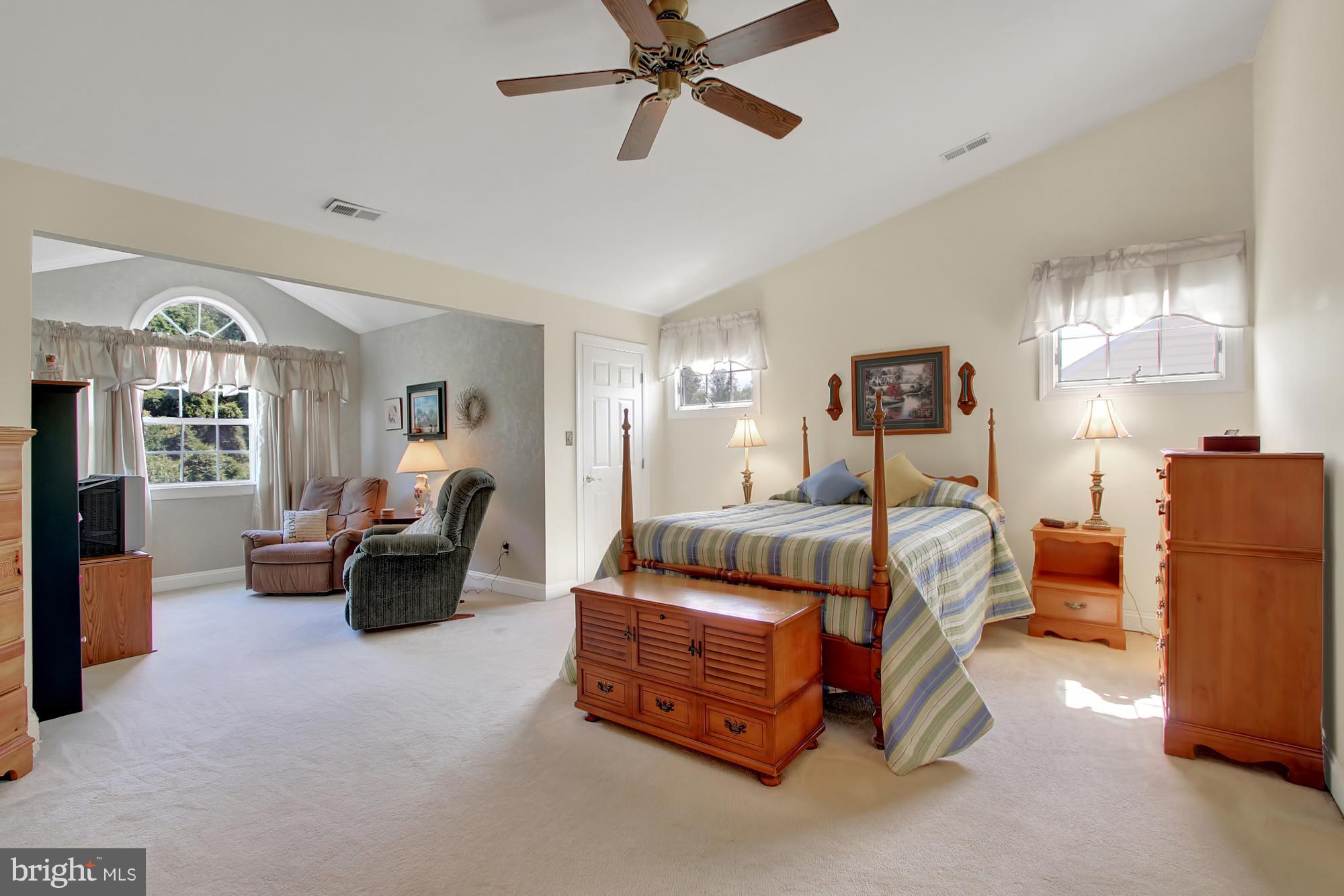 HUNTERS RUN - Residential