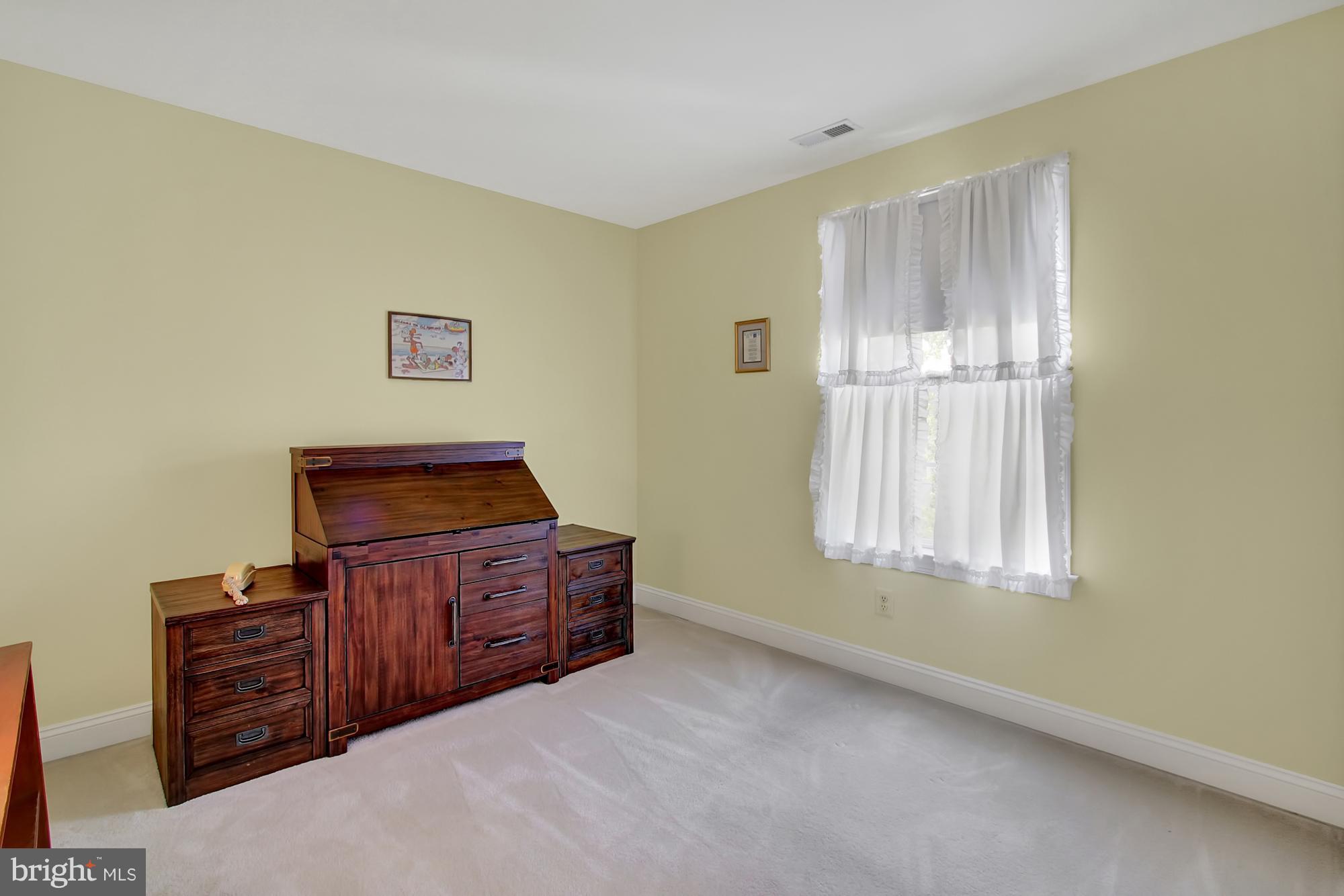 HUNTERS RUN - Residential