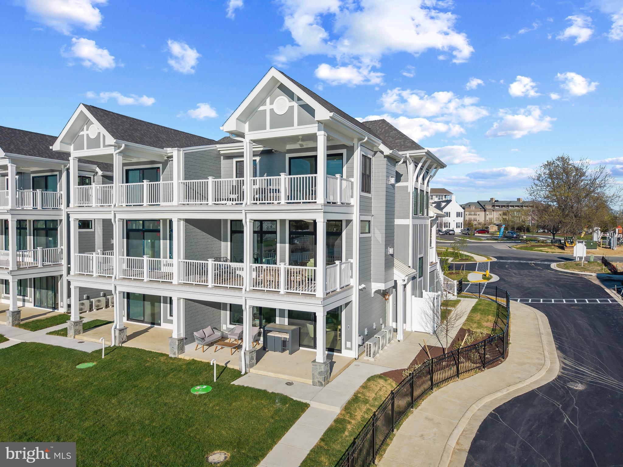 BAY BRIDGE MARINA - Residential