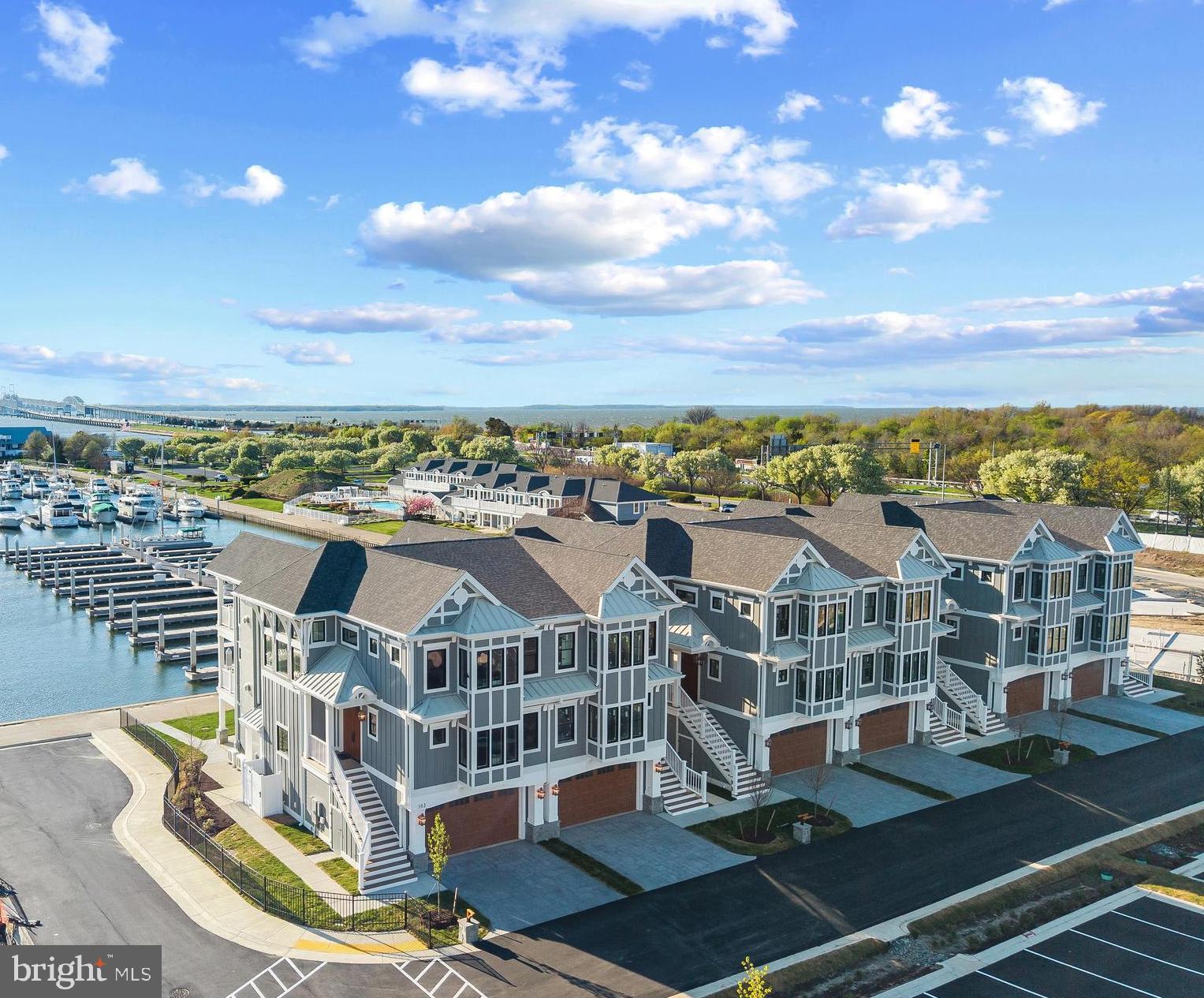 BAY BRIDGE MARINA - Residential