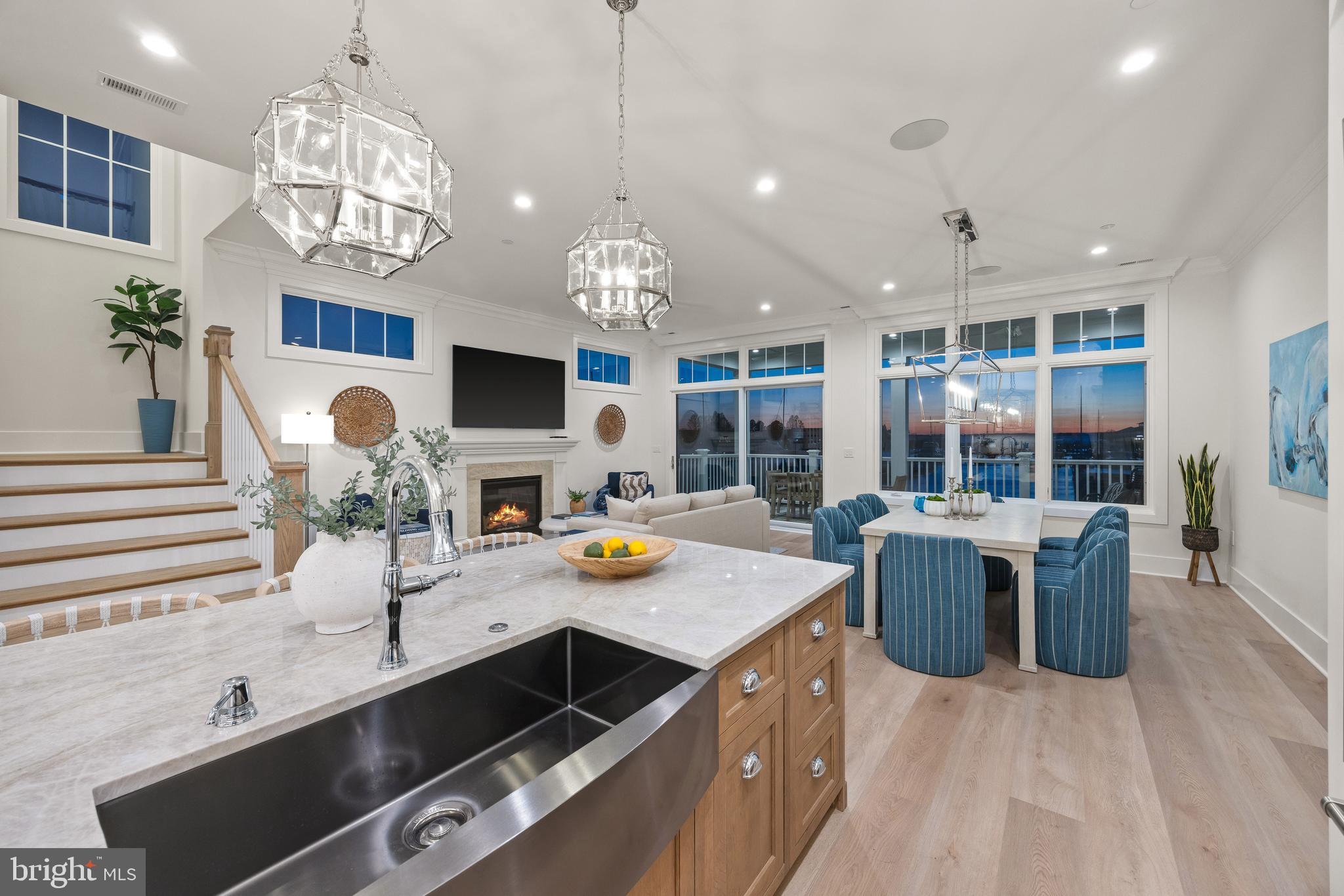 BAY BRIDGE MARINA - Residential