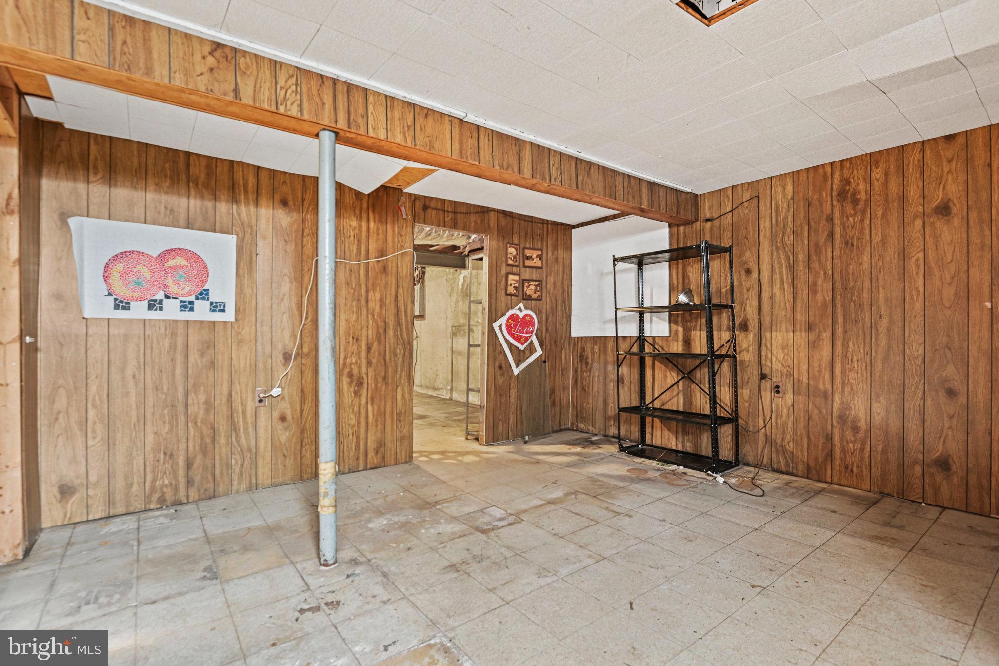 VIENNA OAKS - Residential