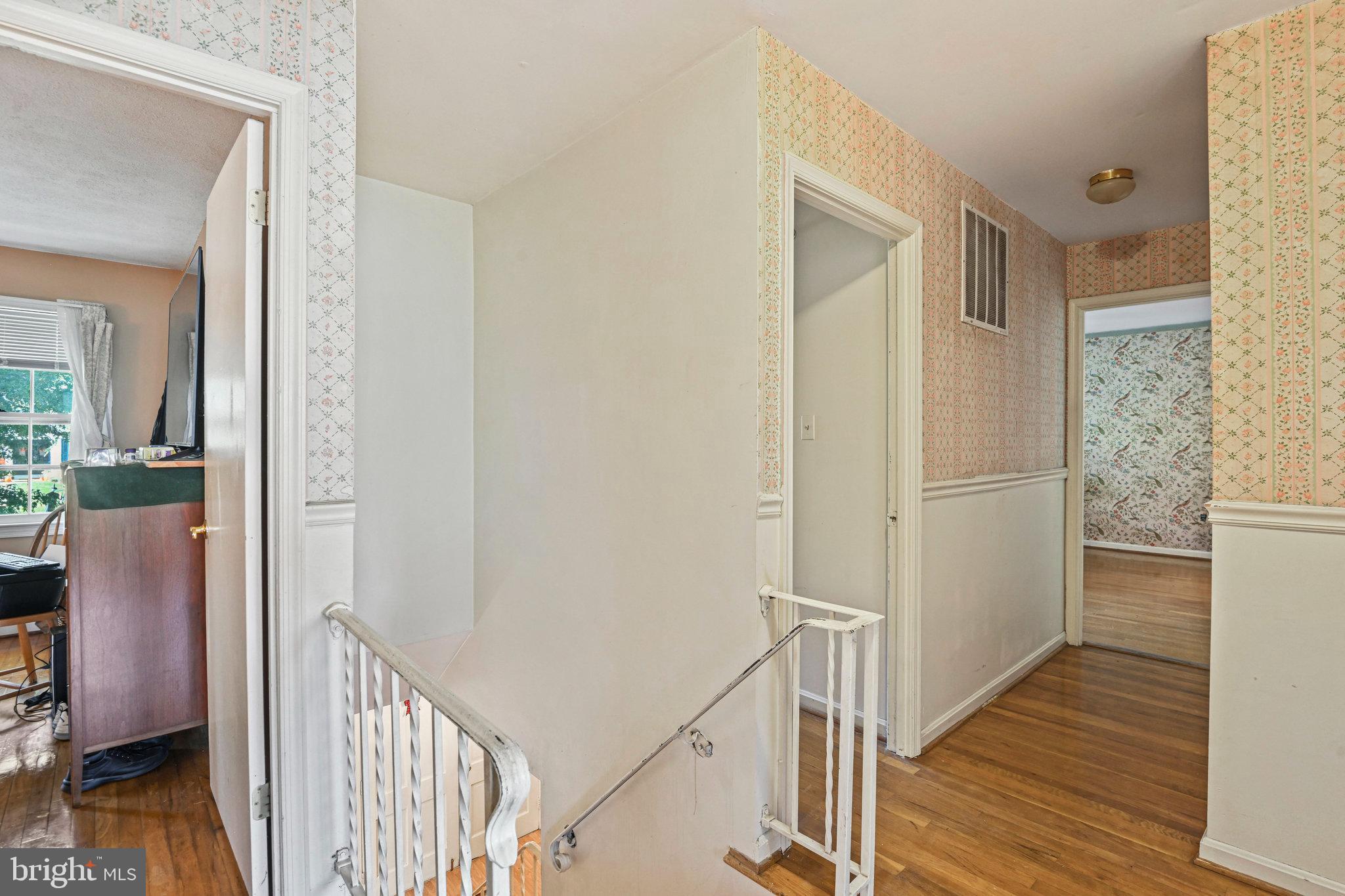 VIENNA OAKS - Residential