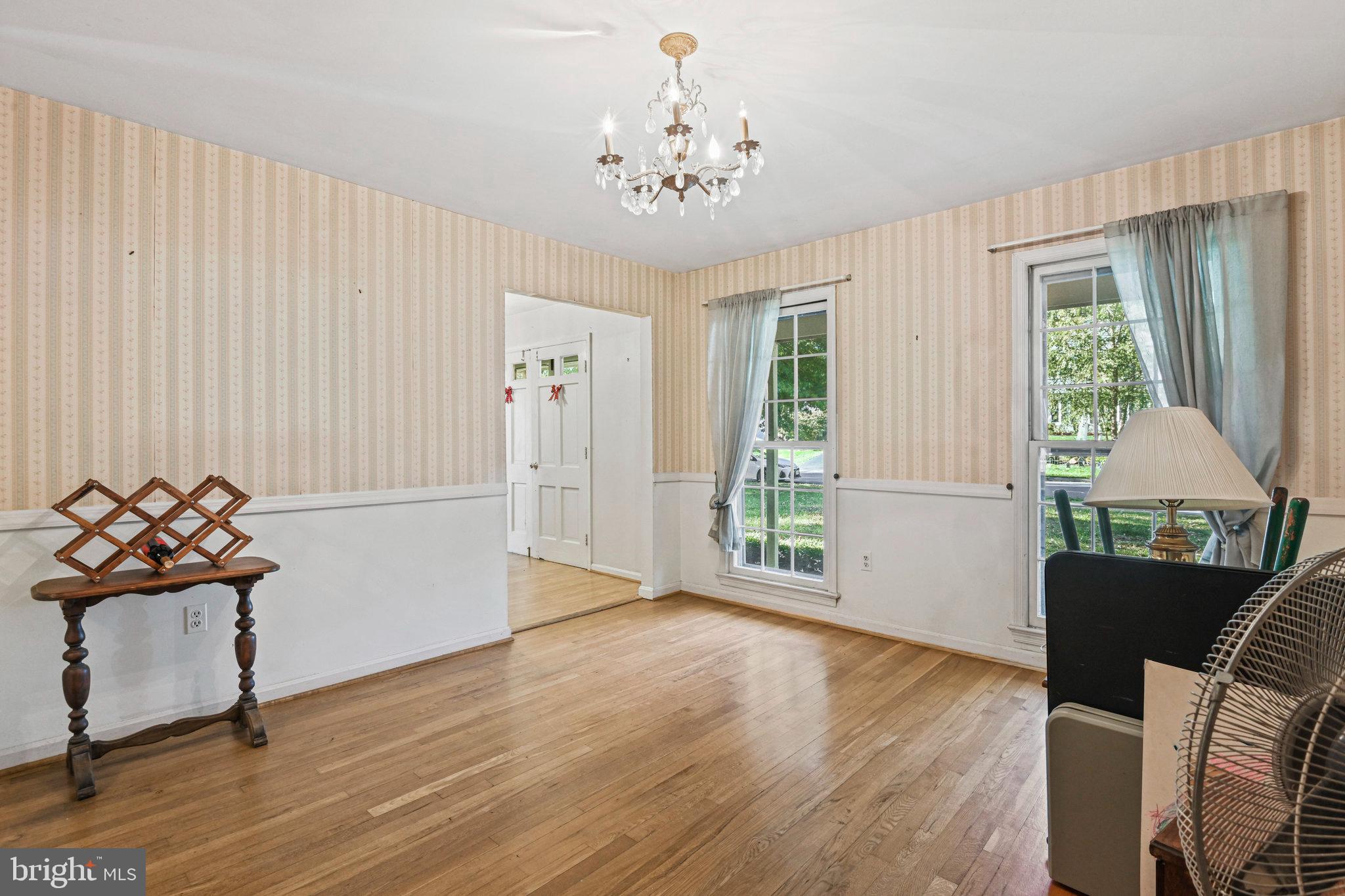 VIENNA OAKS - Residential