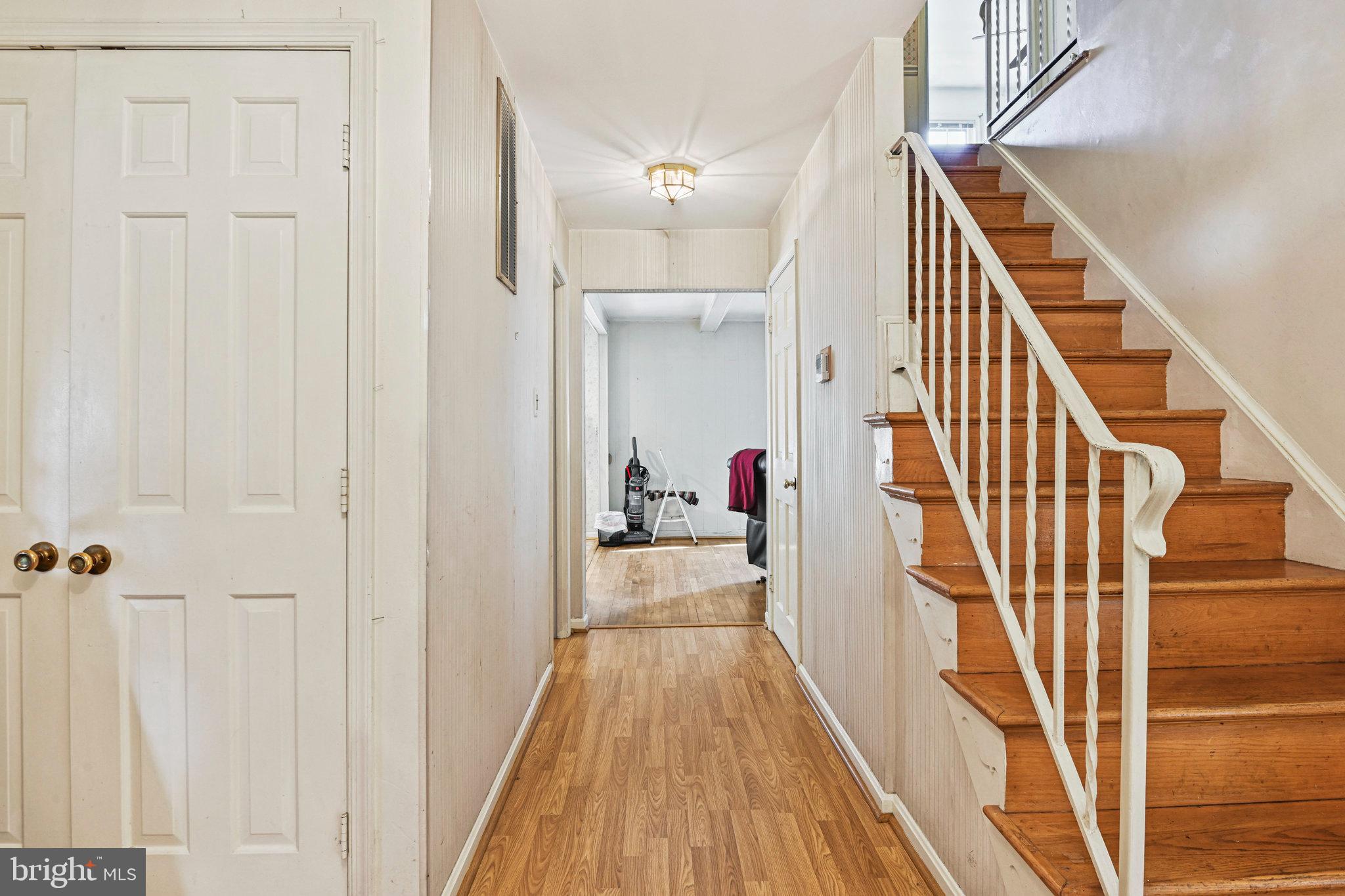 VIENNA OAKS - Residential