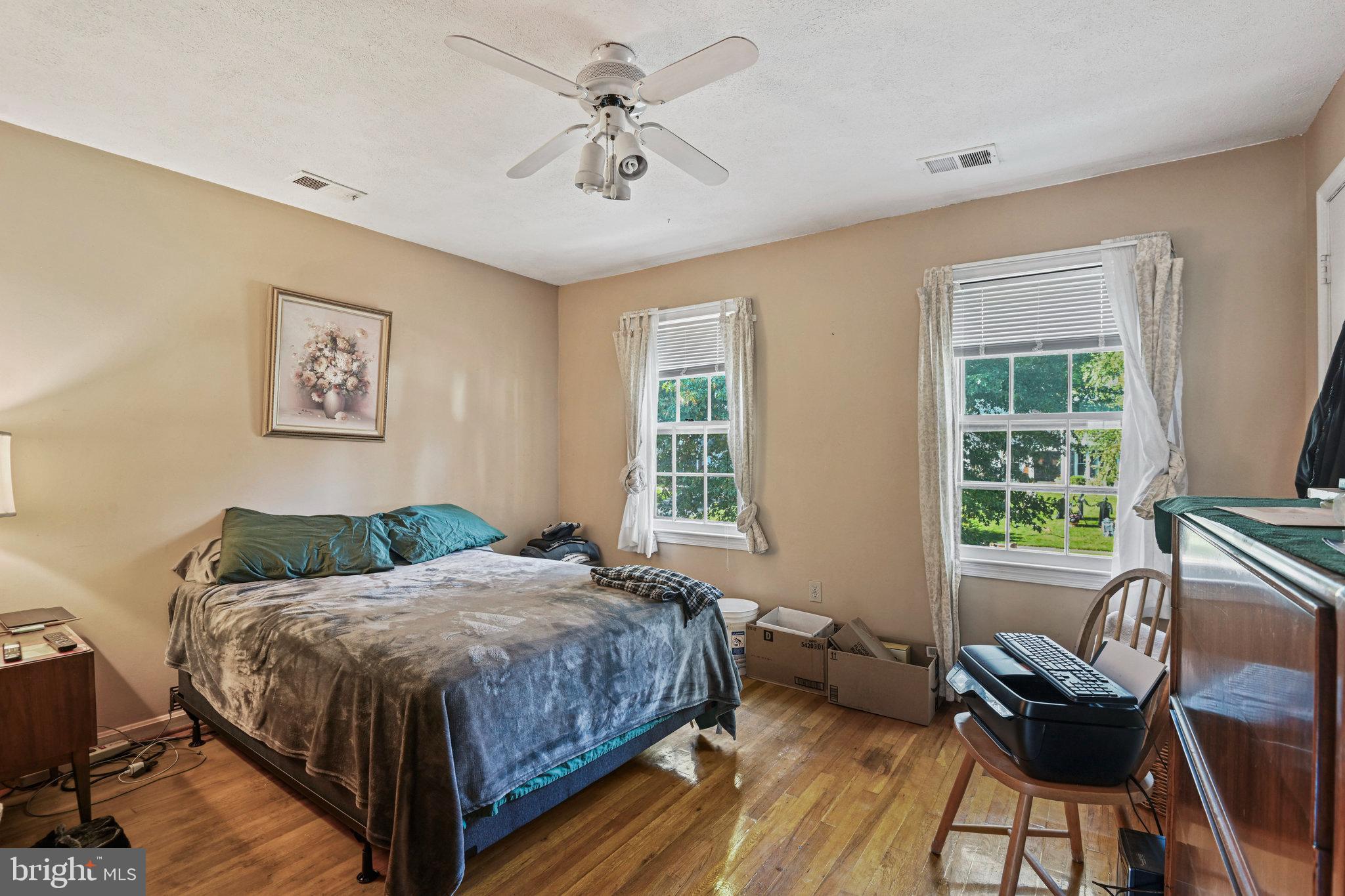 VIENNA OAKS - Residential