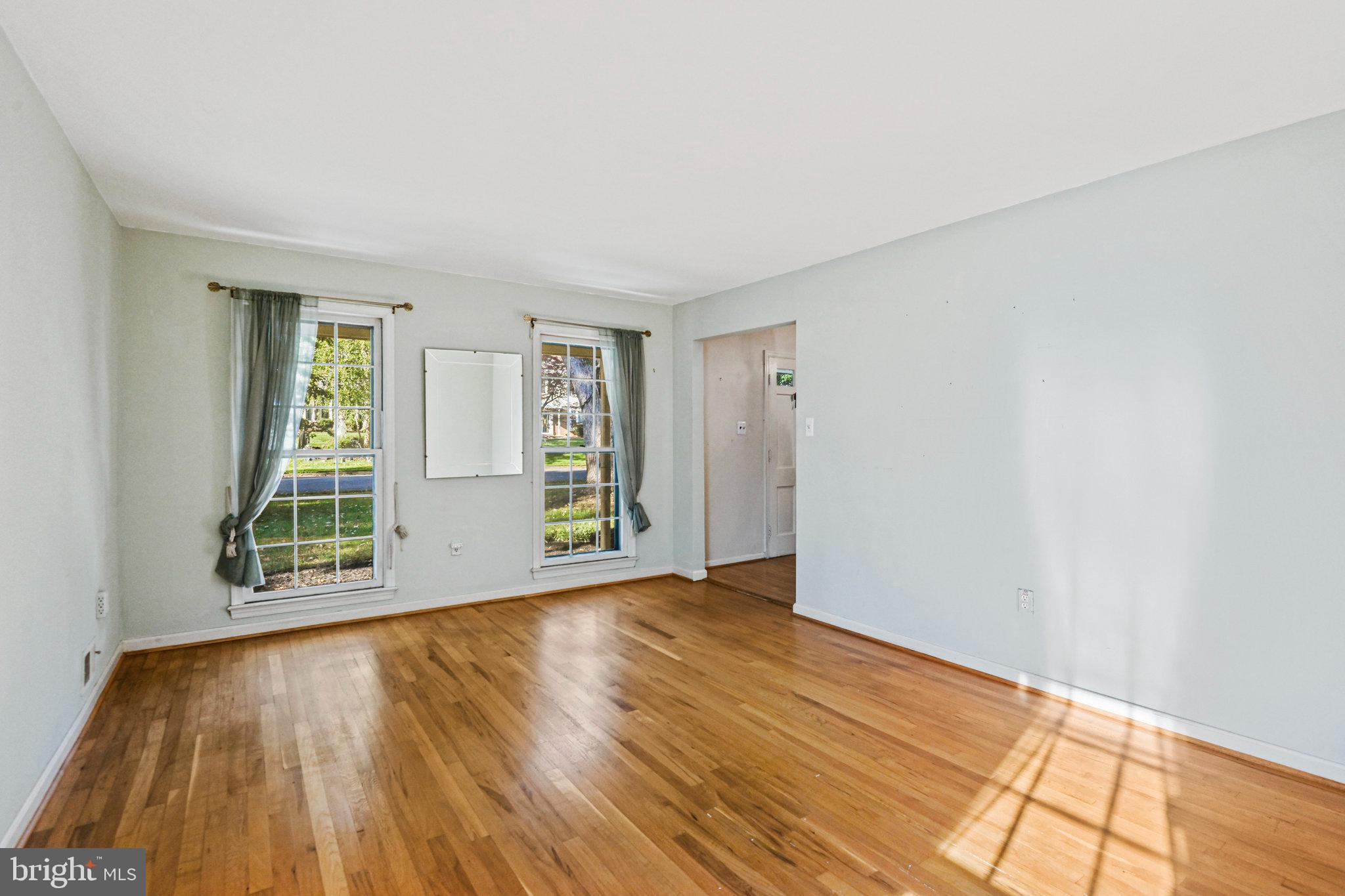 VIENNA OAKS - Residential