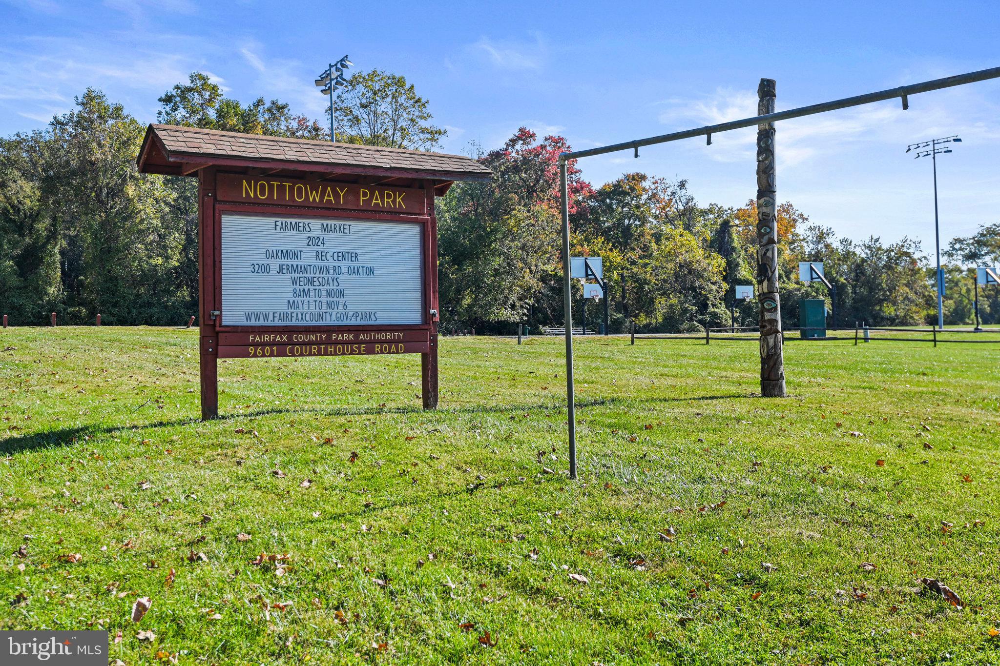 VIENNA OAKS - Residential