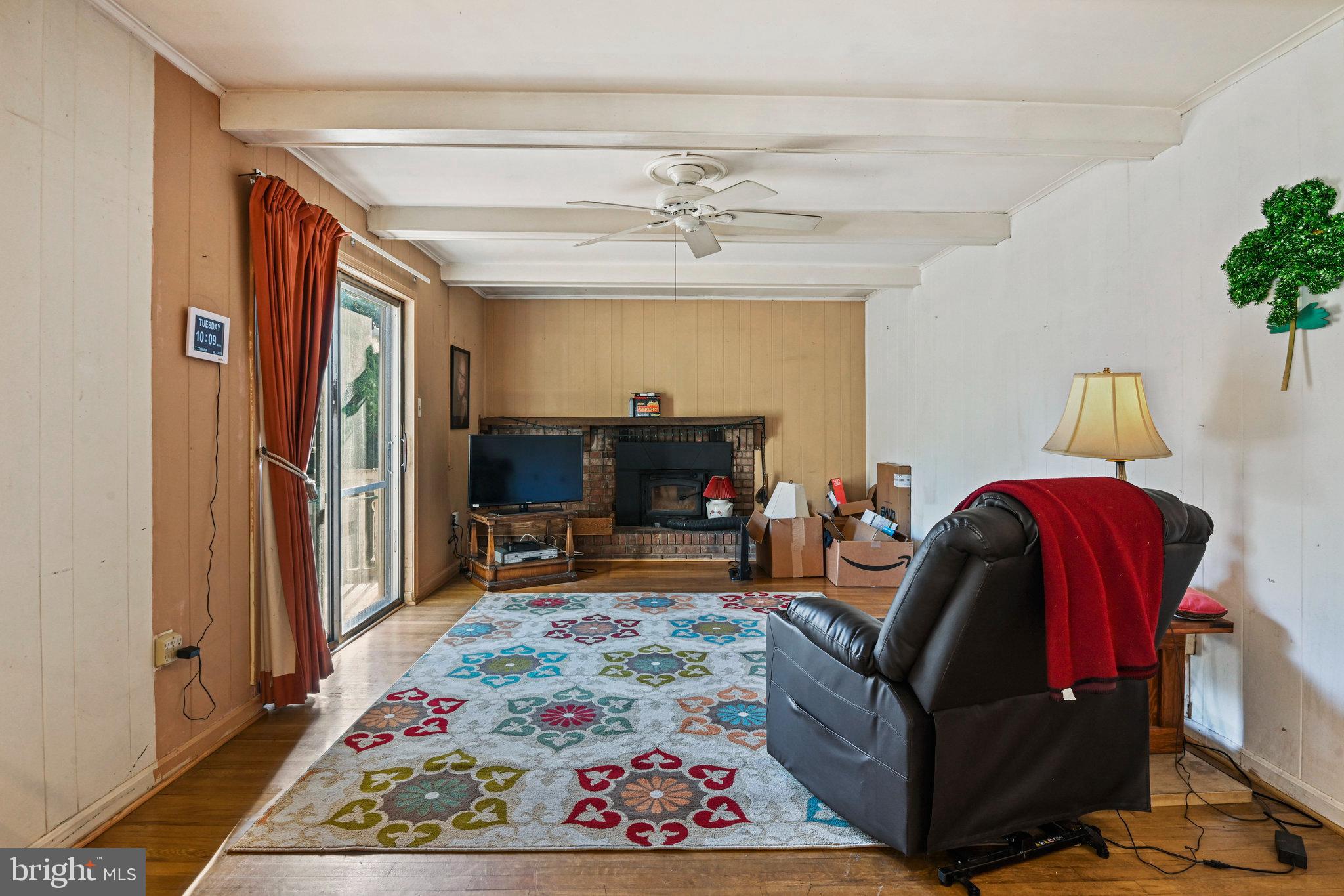 VIENNA OAKS - Residential