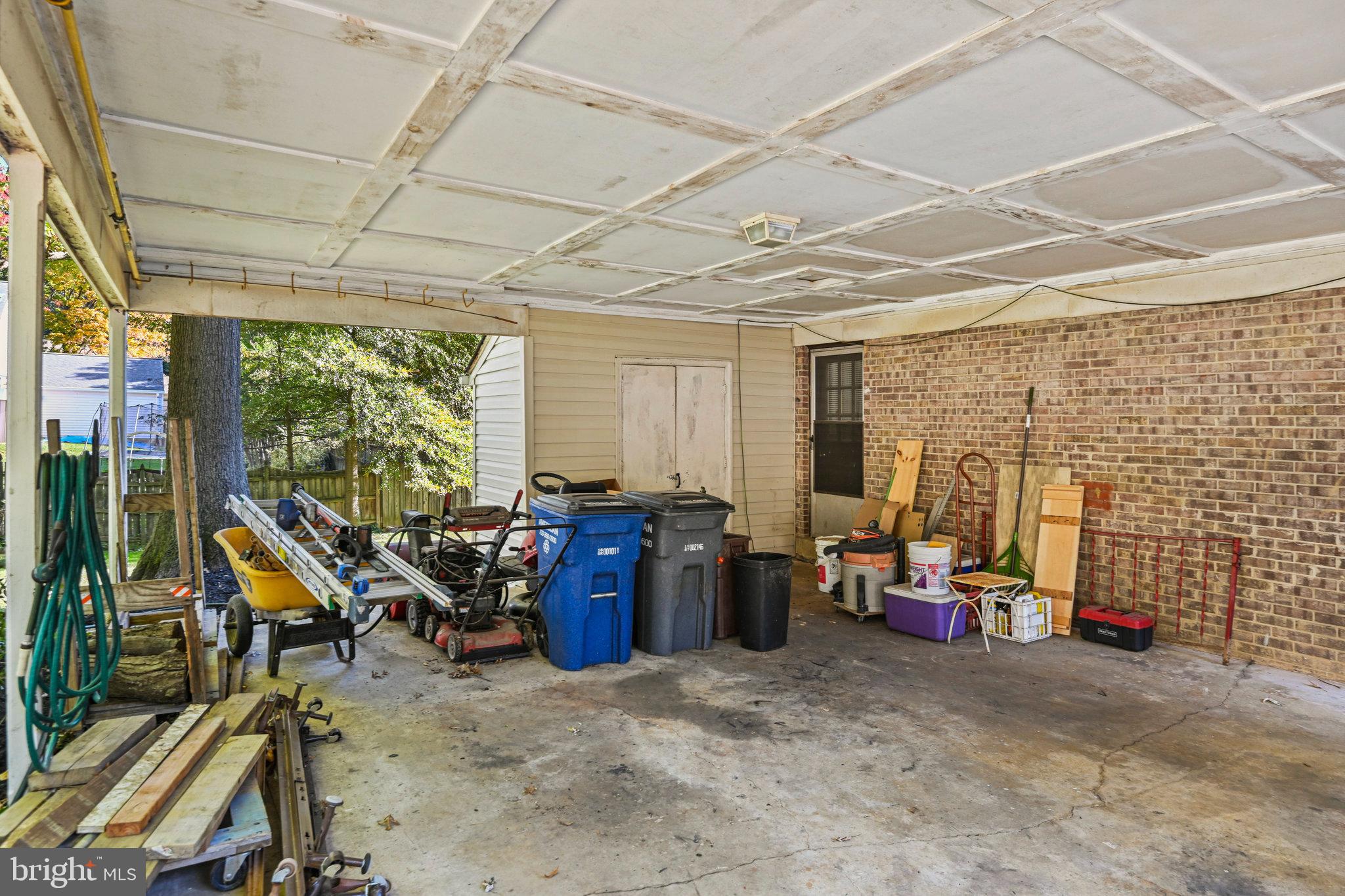 VIENNA OAKS - Residential